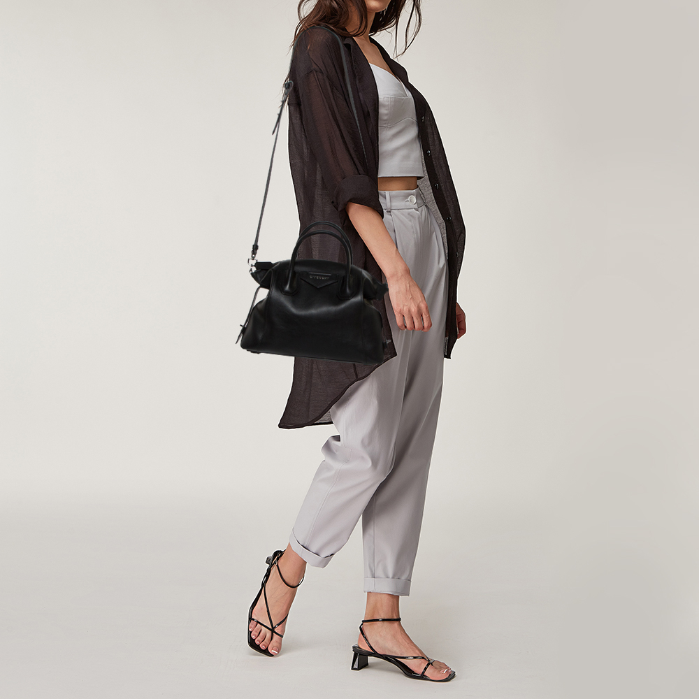 

Givenchy Black Leather Small Antigona Satchel