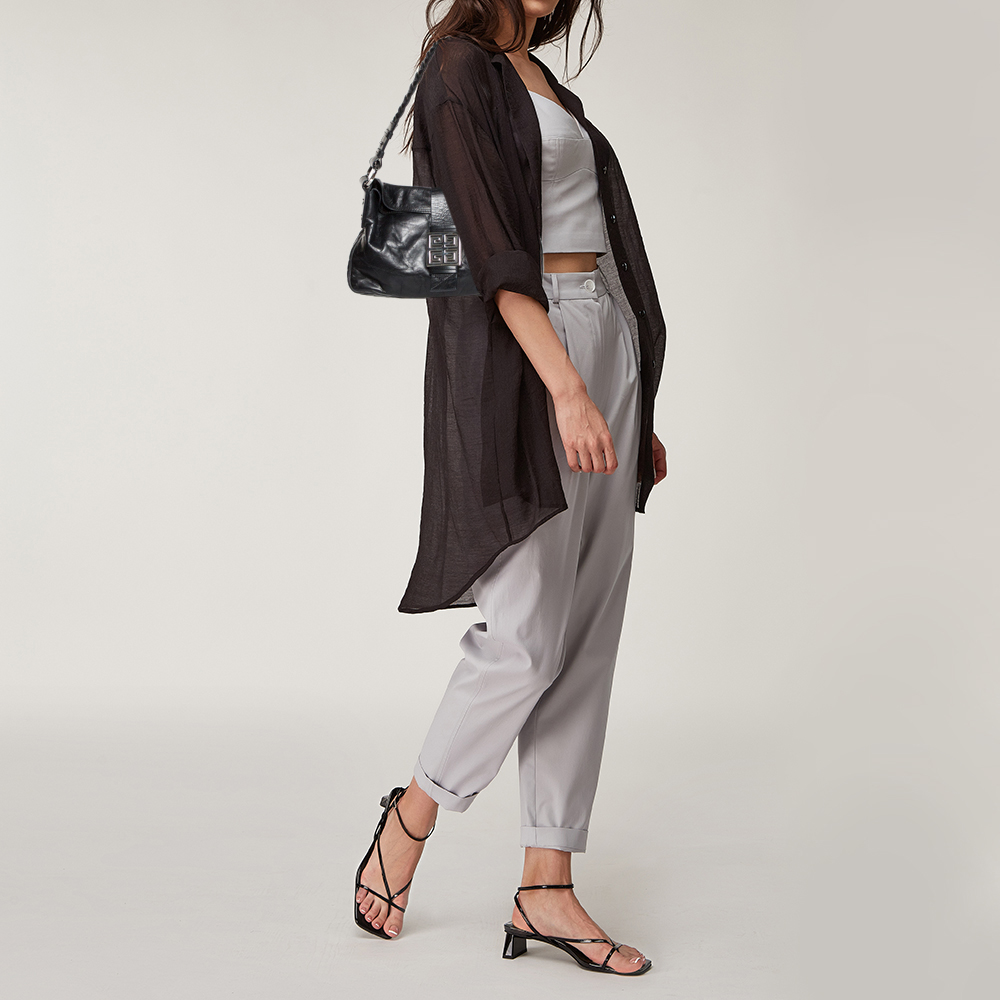 

Givenchy Black Leather Baguette