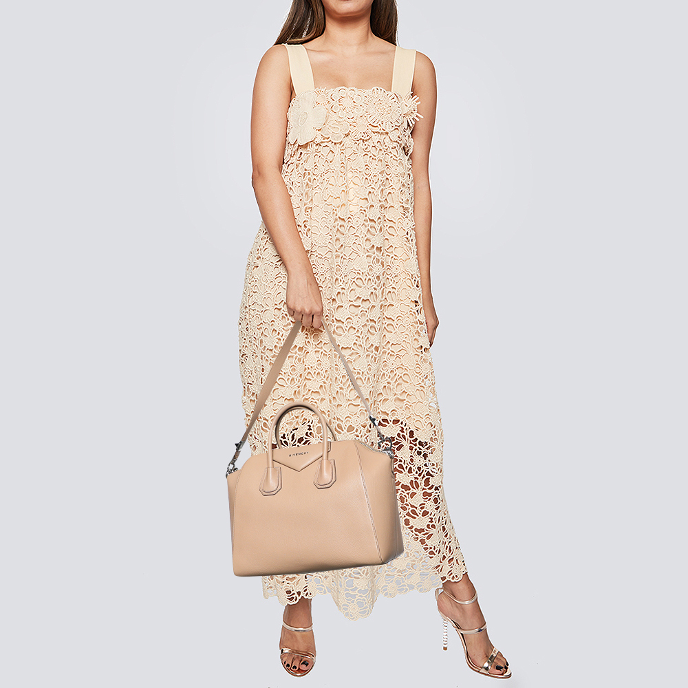 

Givenchy Beige Leather Medium Antigona Satchel
