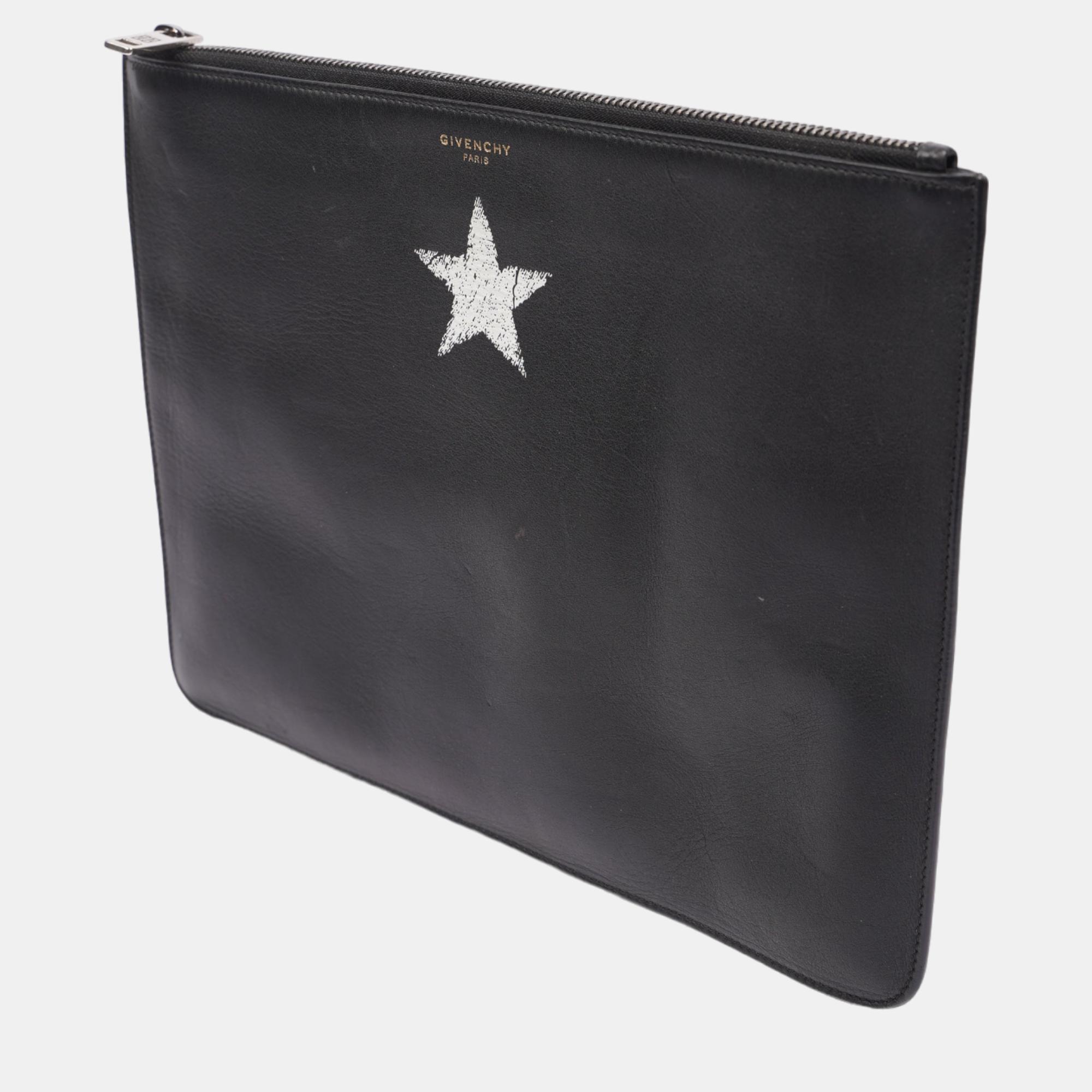 

Givenchy Star Clutch Black Leather