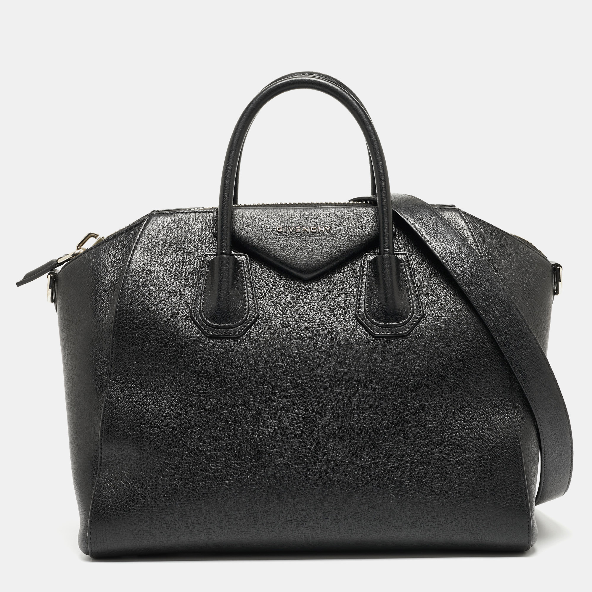 Pre-owned Givenchy Black Leather Medium Antigona Satchel