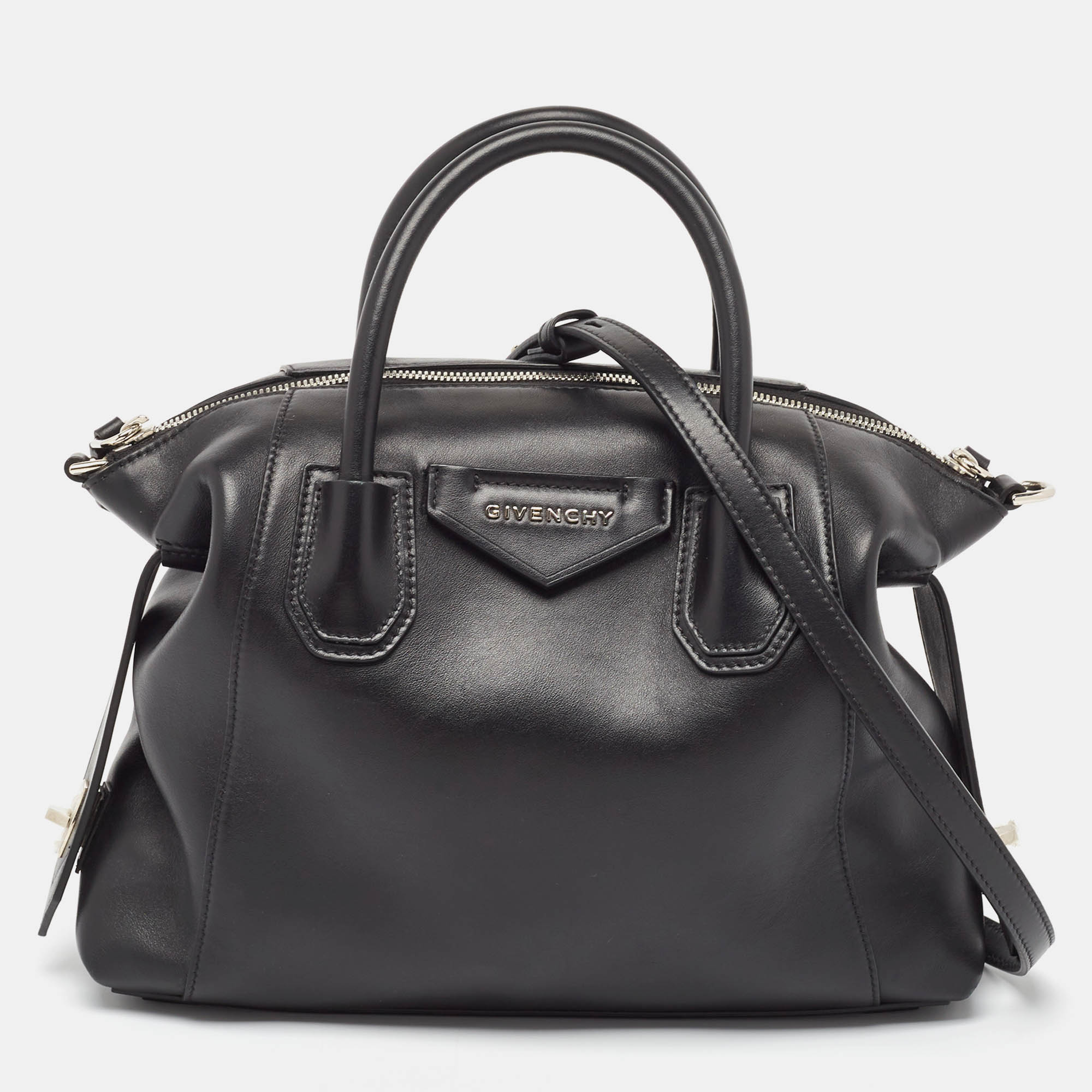 Pre-owned Givenchy Black Leather Small Soft Antigona Satchel