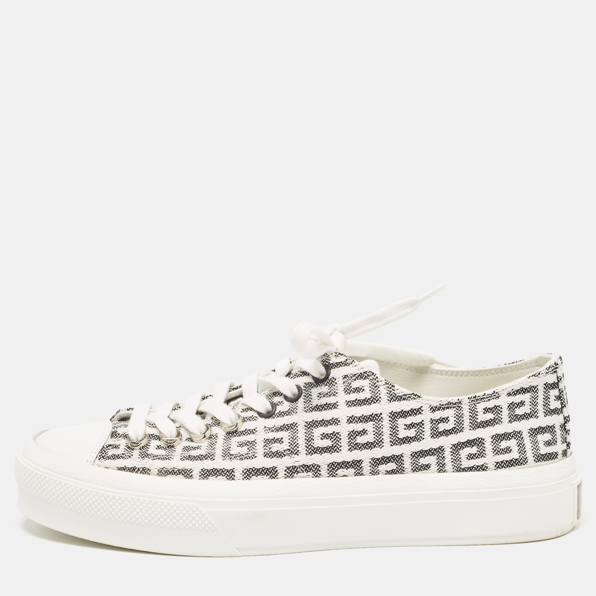 

Givenchy White/Black Canvas City Lace Up Sneakers Size