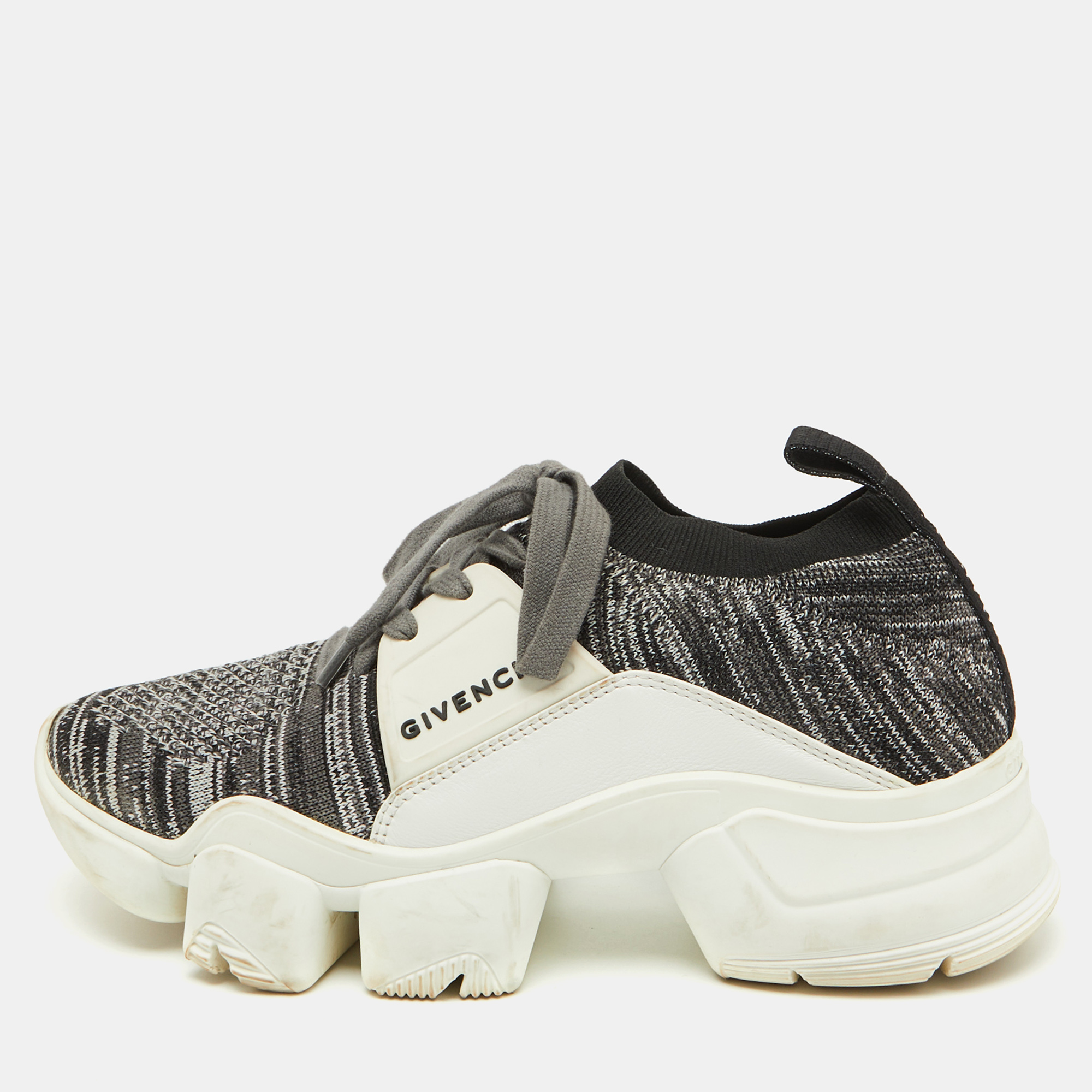 

Givenchy Grey/White Knit Fabric and Rubber Jaw Low Top Sneakers Size