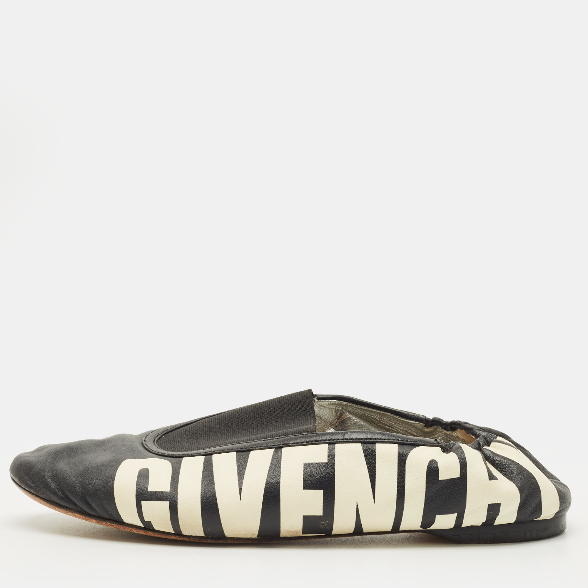 Click to view more detailed imagery on our partner's website Pre-owned Givenchy Size 40 Black Leather Graphic Print Ballet Flats