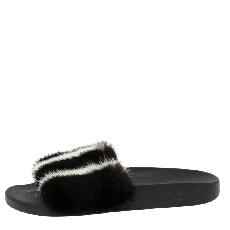 

Givenchy Black/White Mink Fur Flat Slides Size