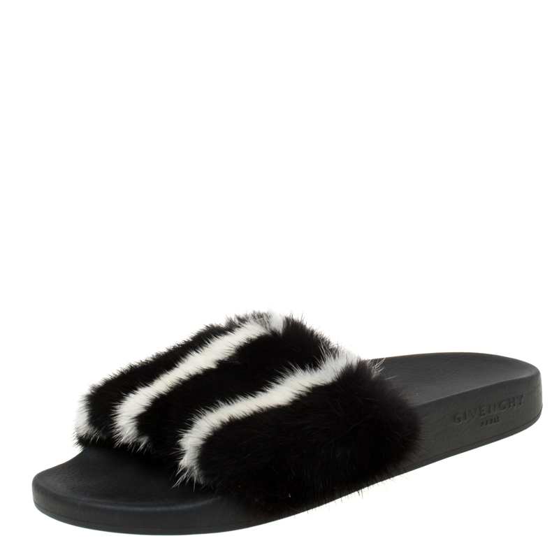 Pre Owned صندل فلات سلايد جيفنشي فرو منك أسود/ أبيض مقاس 39