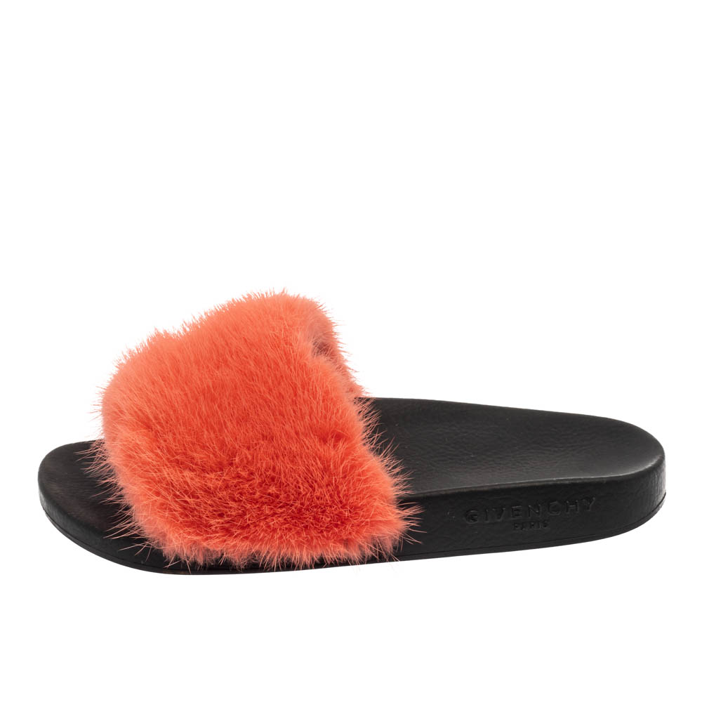 

Givenchy Pink Fur Flat Slides Size