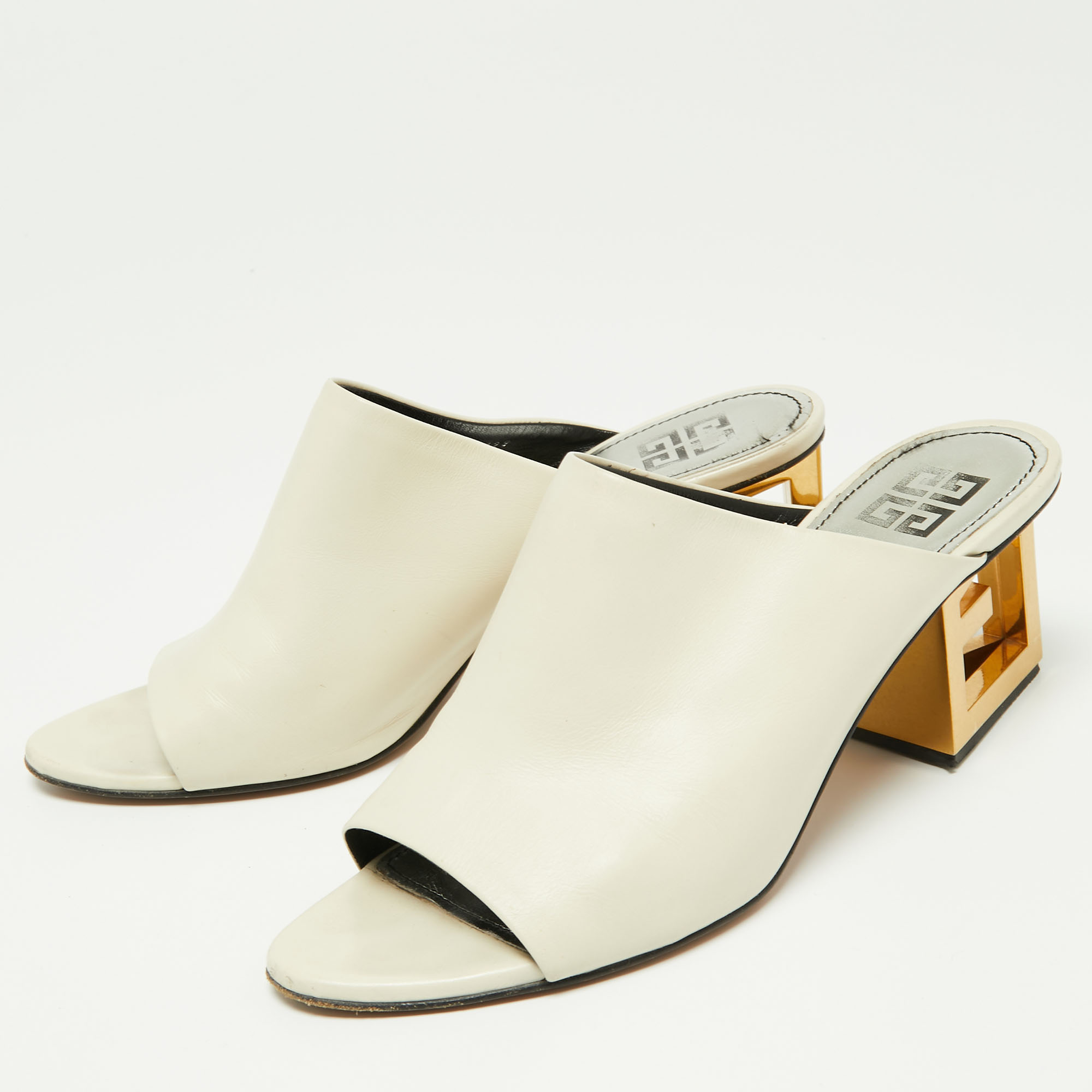 

Givenchy Cream Leather Triangle Logo Heel Mules Size, White