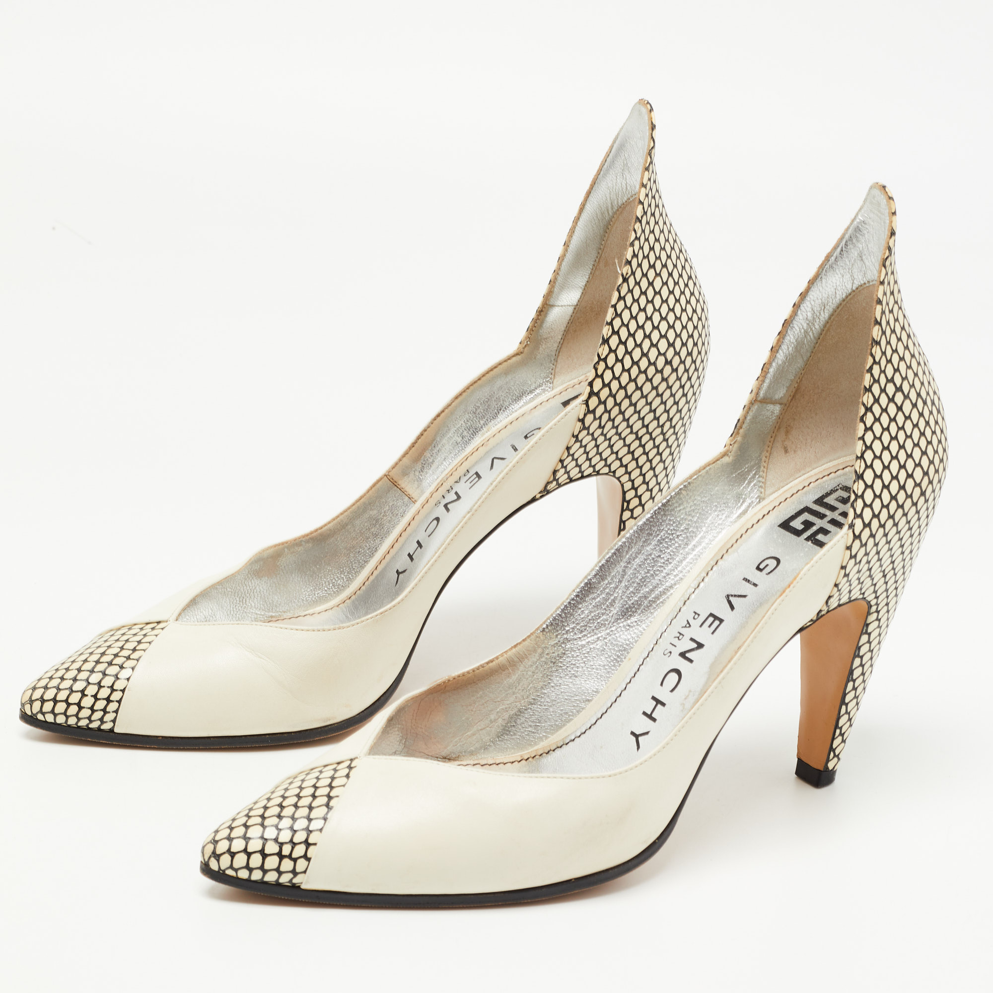 

Givenchy Two Tone Leather and Python Embossed Pumps Size, Cream