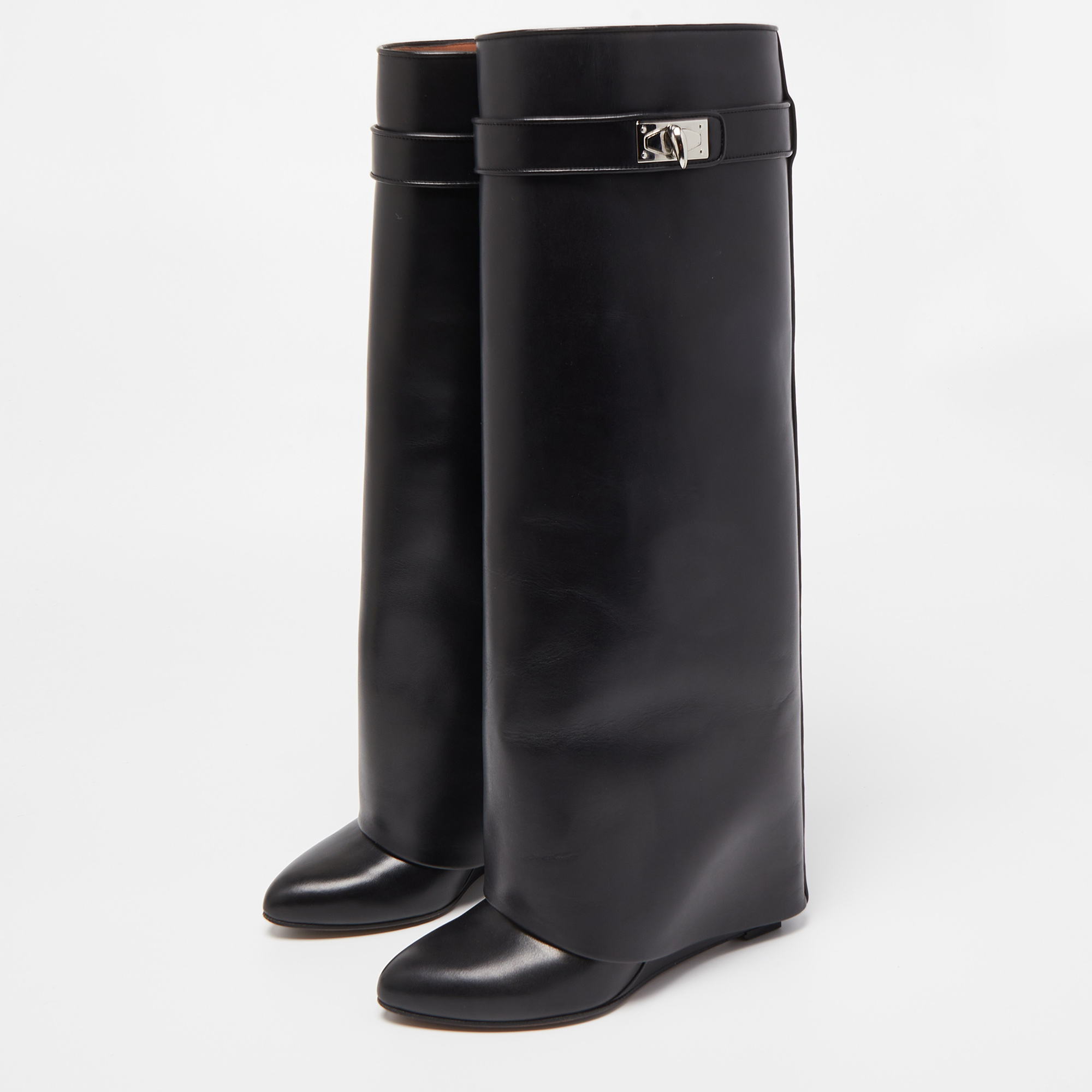 

Givenchy Black Leather Shark Lock Knee Length Boots Size