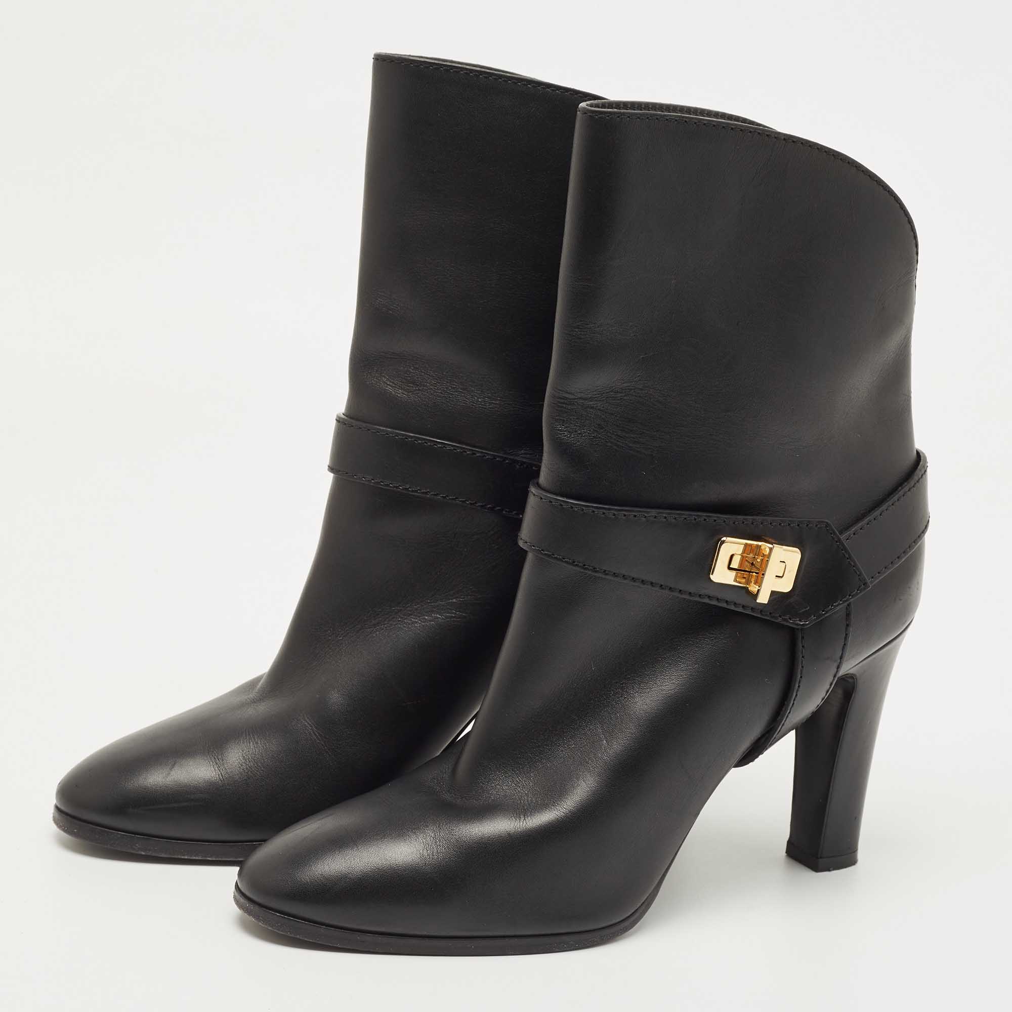 

Givenchy Black Leather Shark Lock Ankle Boots Size