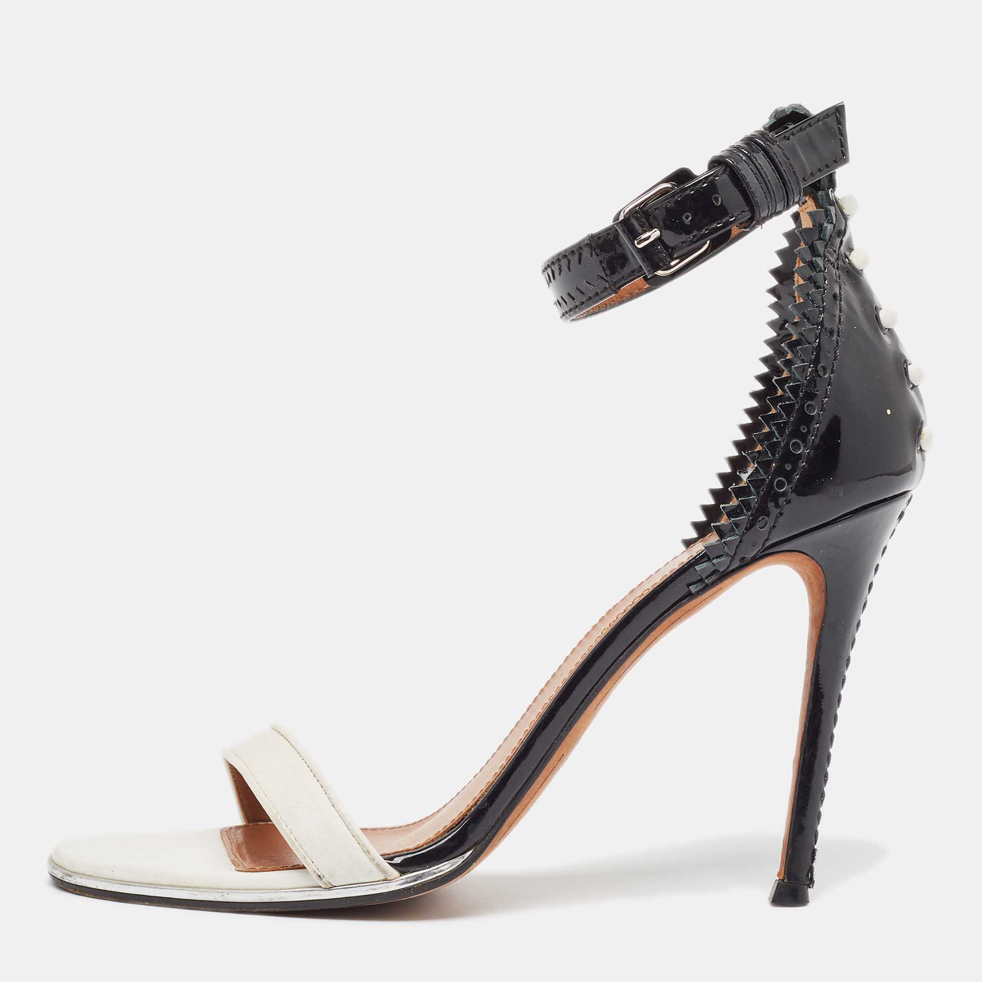 

Givenchy White/Black Leather and Patent Ankle Strap Sandals Size