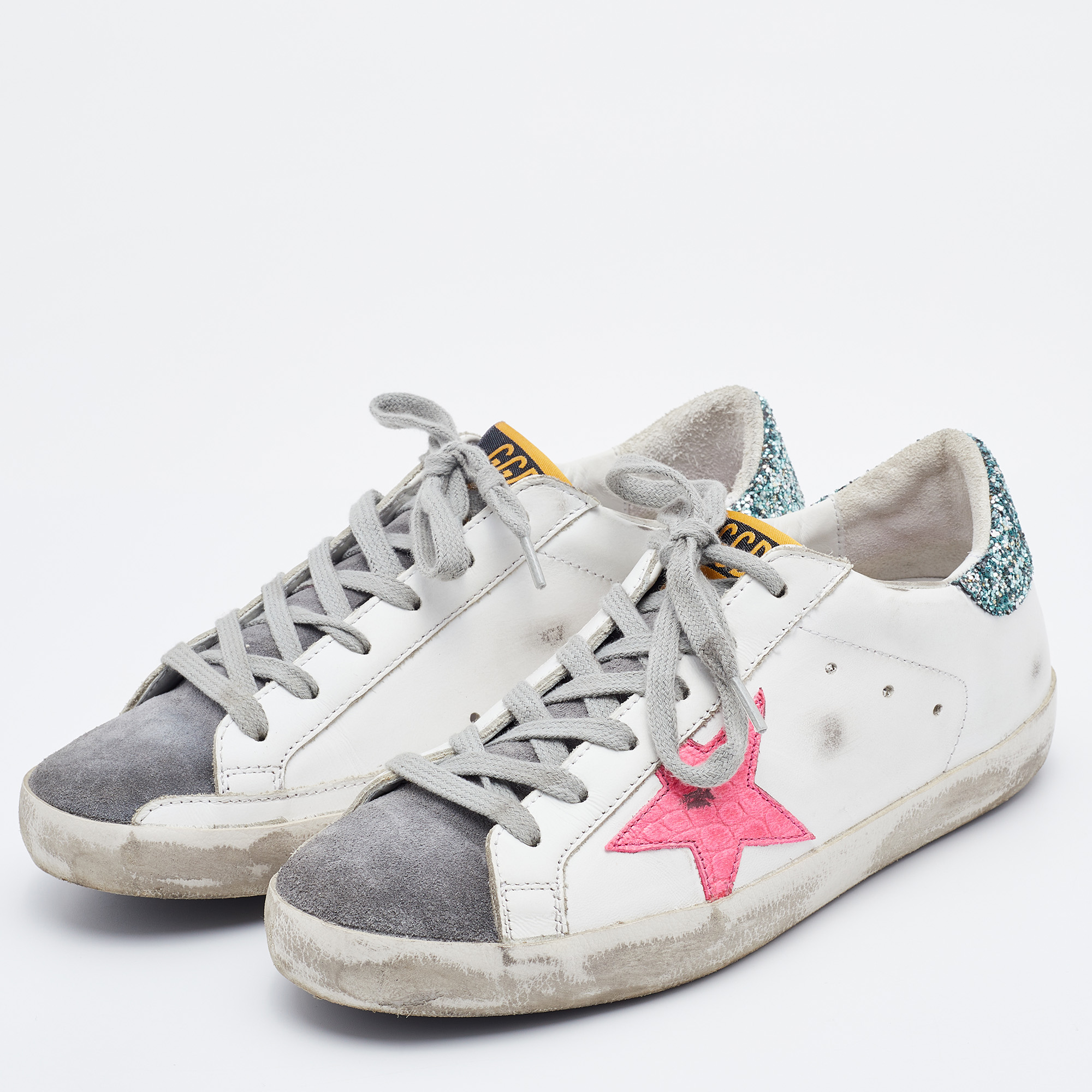 

Golden Goose White/Grey Leather and Suede Super Star Low Top Sneakers Size