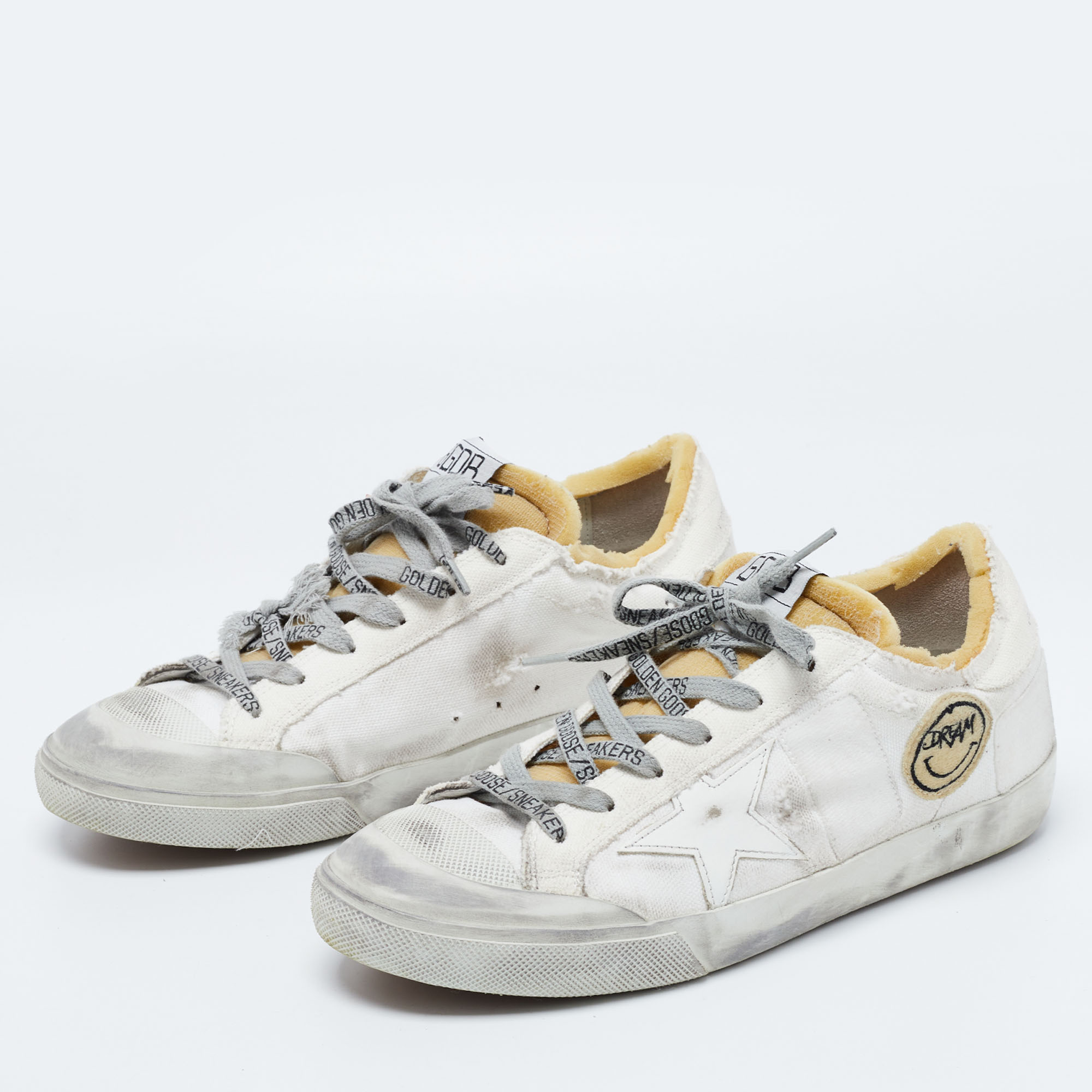

Golden Goose White Canvas Velcro Appliques Super Star Sneakers Size