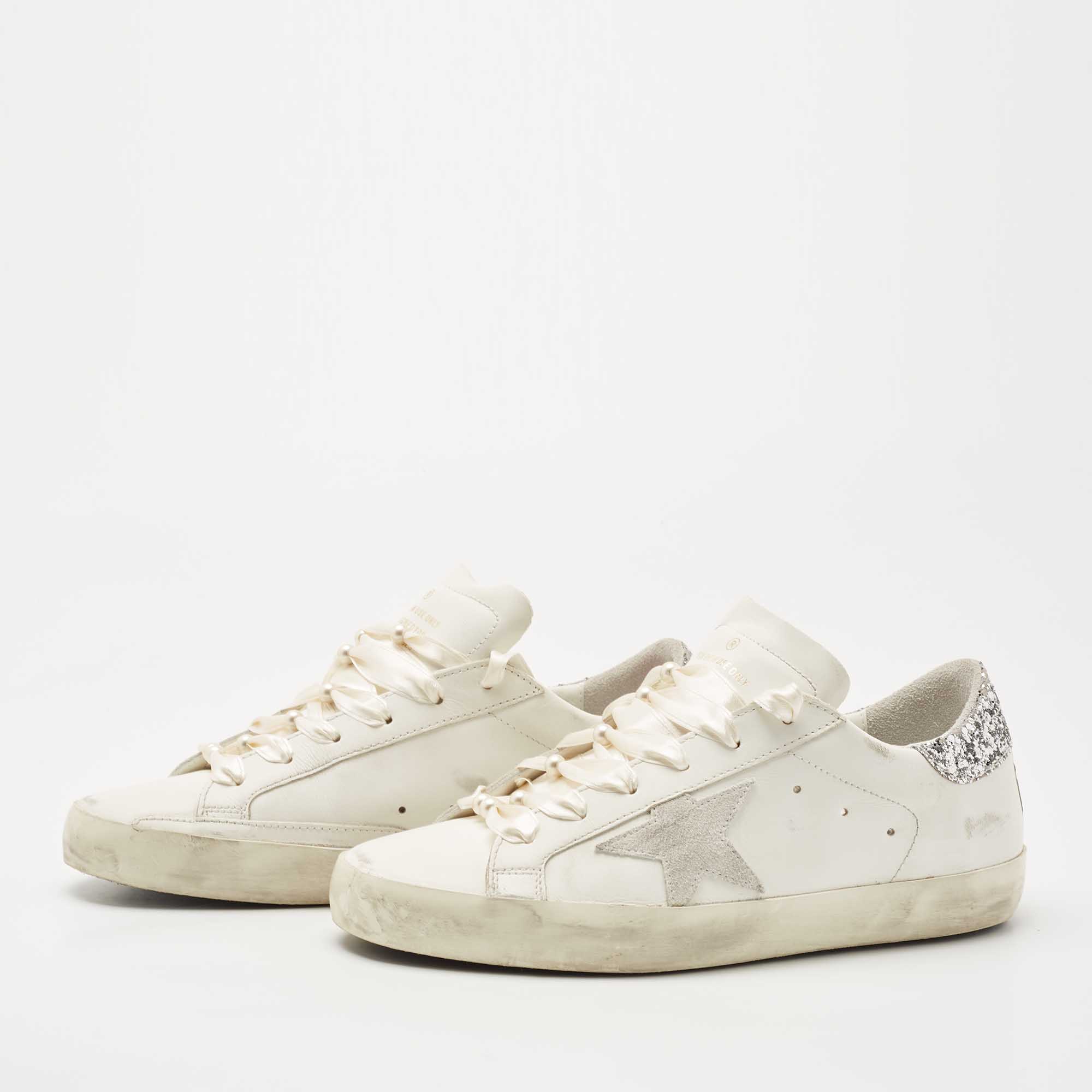 

Golden Goose White Leather and Glitter Detail Super Star Low Top Sneakers Size