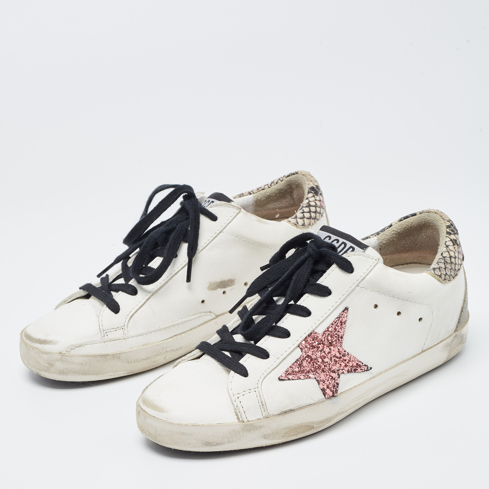 

Golden Goose White Leather Superstar Low Top Sneakers Size