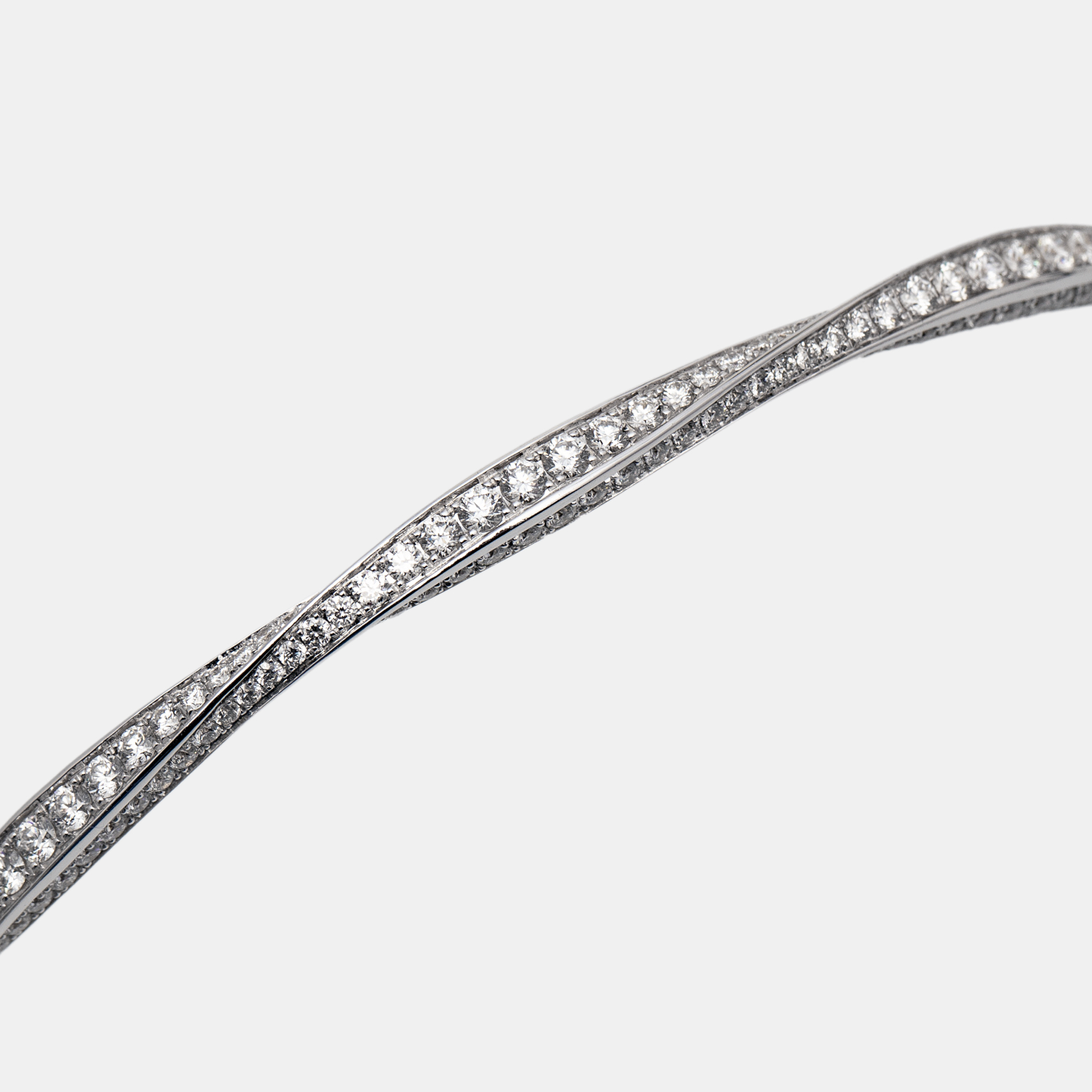 

Graff Spiral Diamonds 18k White Gold Bangle Bracelet