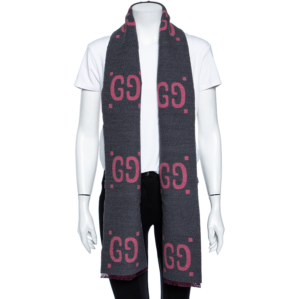 

Gucci Grey & Pink Logo Jacquard Revesible Lady Freedom Shawl