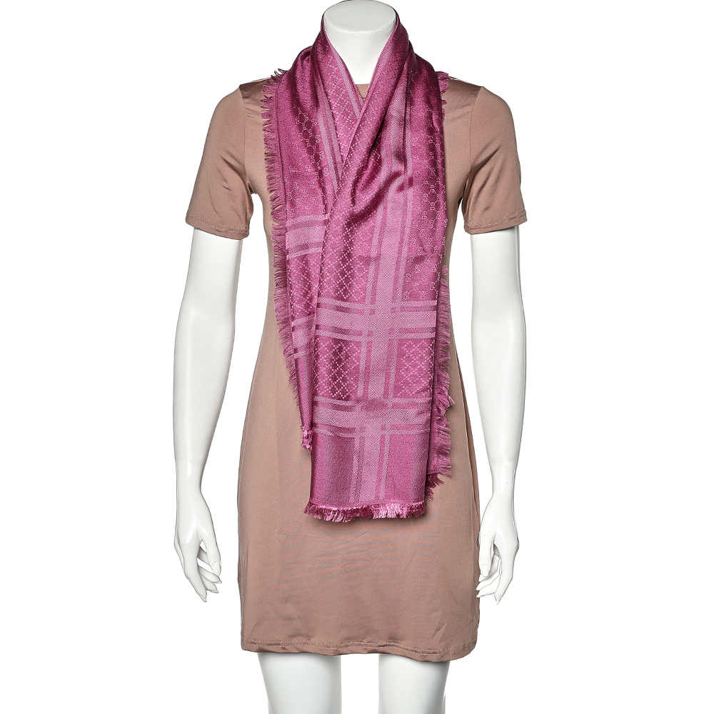 

Gucci Fuchsia Pink Survie Silk Wool Shawl