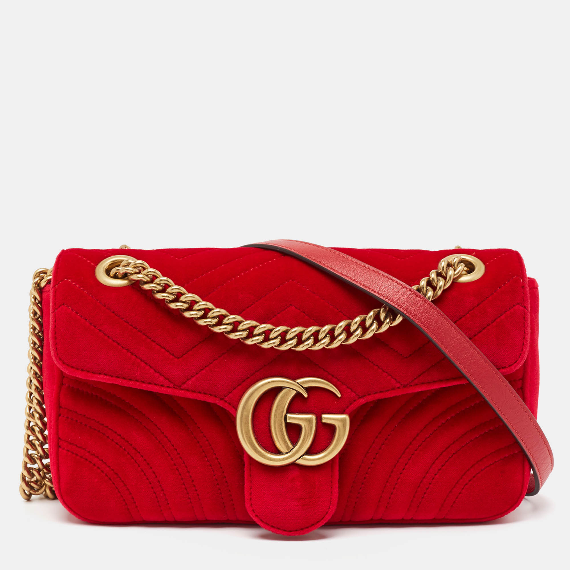 

Gucci Red Matelassé Velvet Small GG Marmont Shoulder Bag