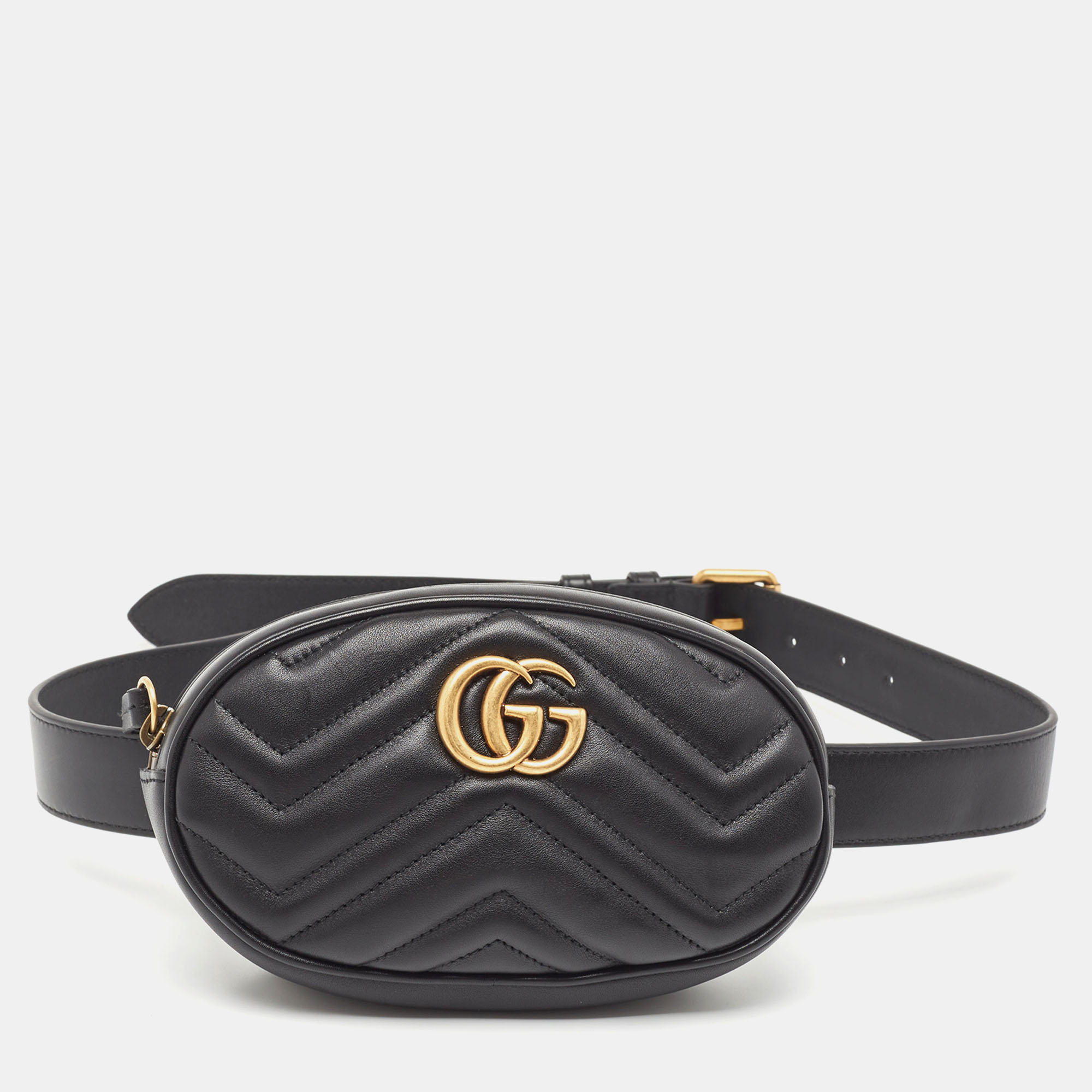 Innovative and sophisticated this Gucci Marmont belt bag evokes a sense of classic glamour. Finely crafted from matelassé leather it gets a luxe update with the double G motif on the front and features a perfectly sized interior. The strap will lend you the perfect fit around the waist and the gold tone accents make it undeniably chic.