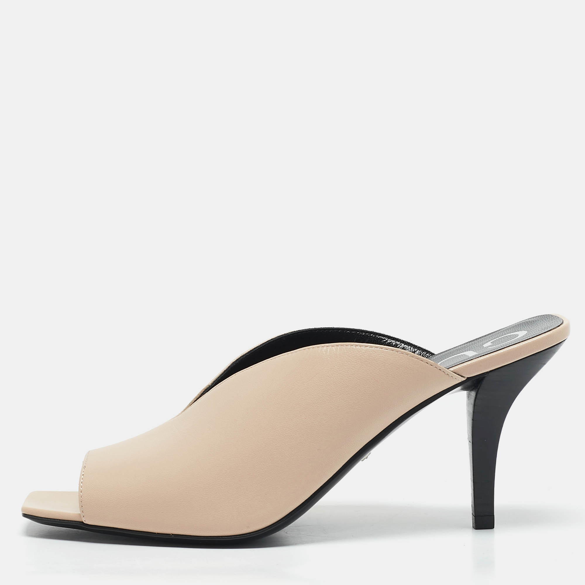 

Gucci Beige Leather Square G Mules Size