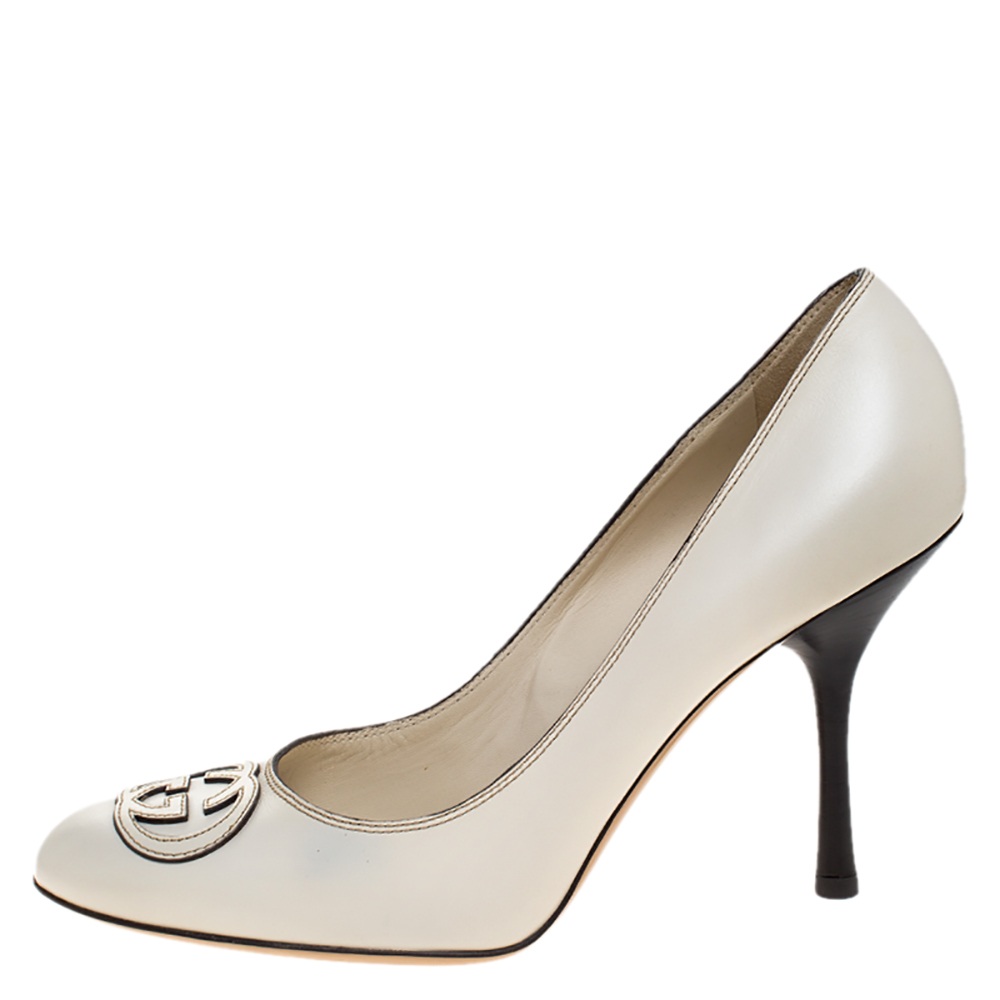 

Gucci White Leather GG Interlocking Pumps Size
