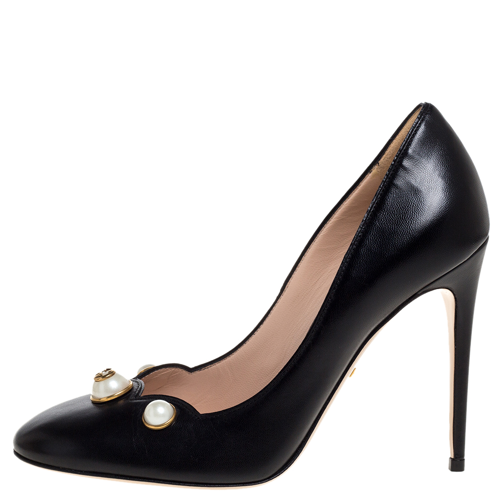 

Gucci Black Scalloped Leather Willow Pearl Embellished Pumps Size