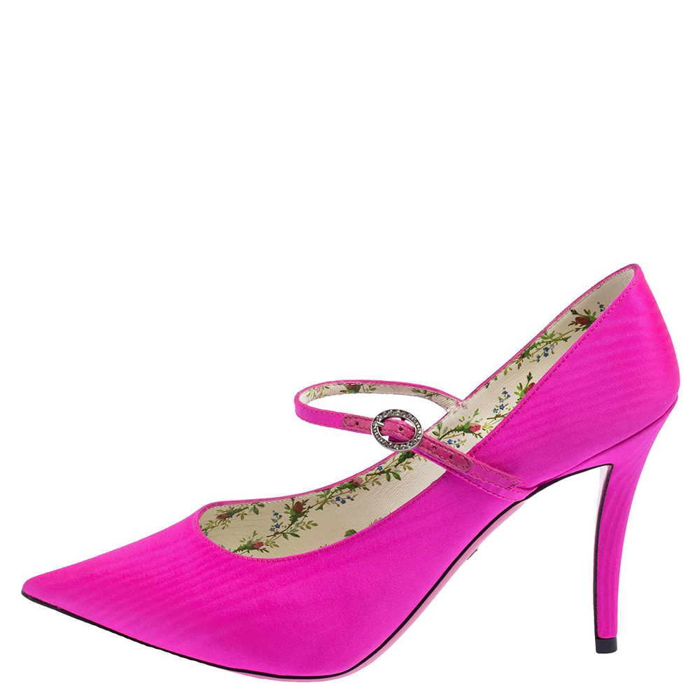 

Gucci Pink Fabric Virginia Mary Jane Pumps Size