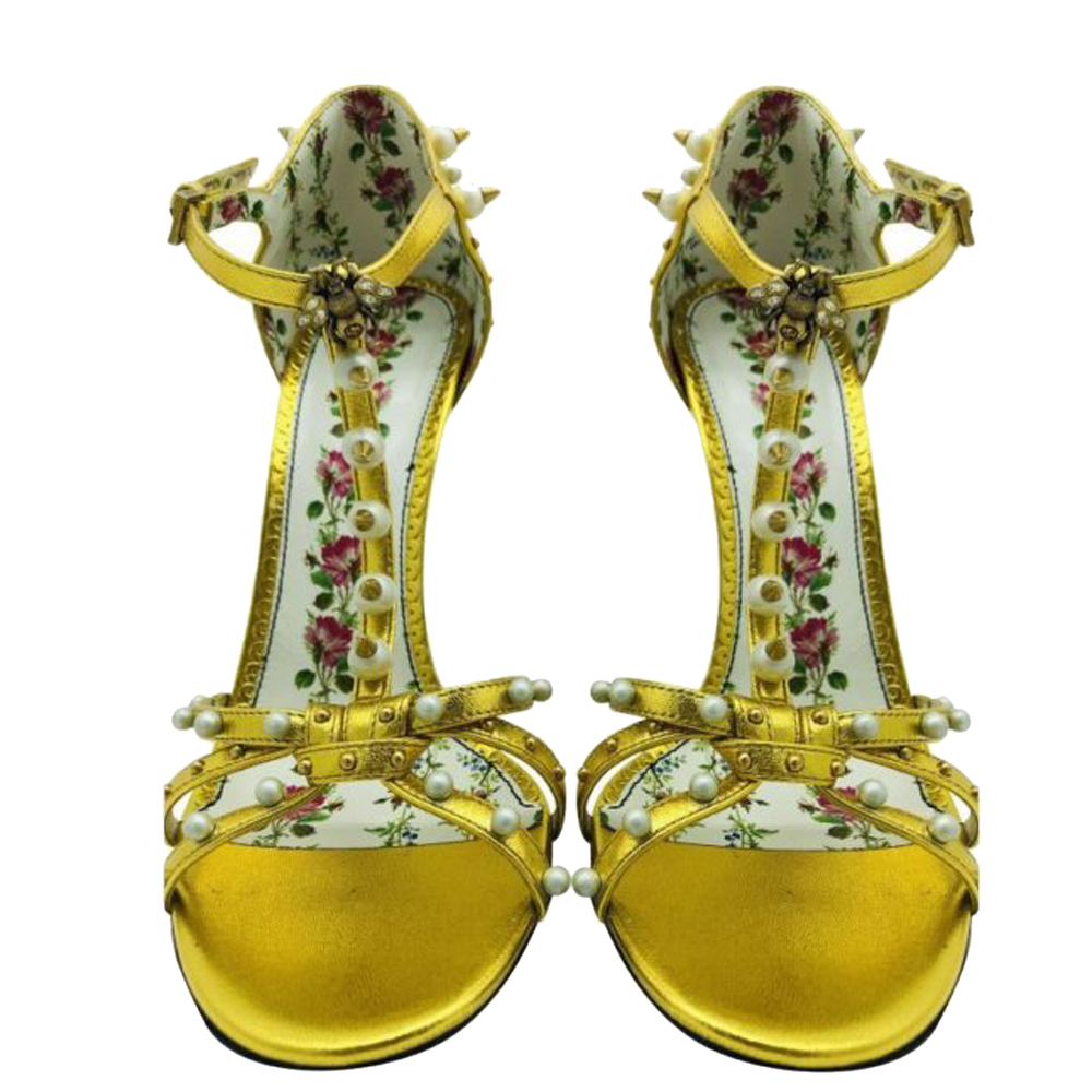 

Gucci Gold Leather Pearl Trim Sandals Size  (UK 7