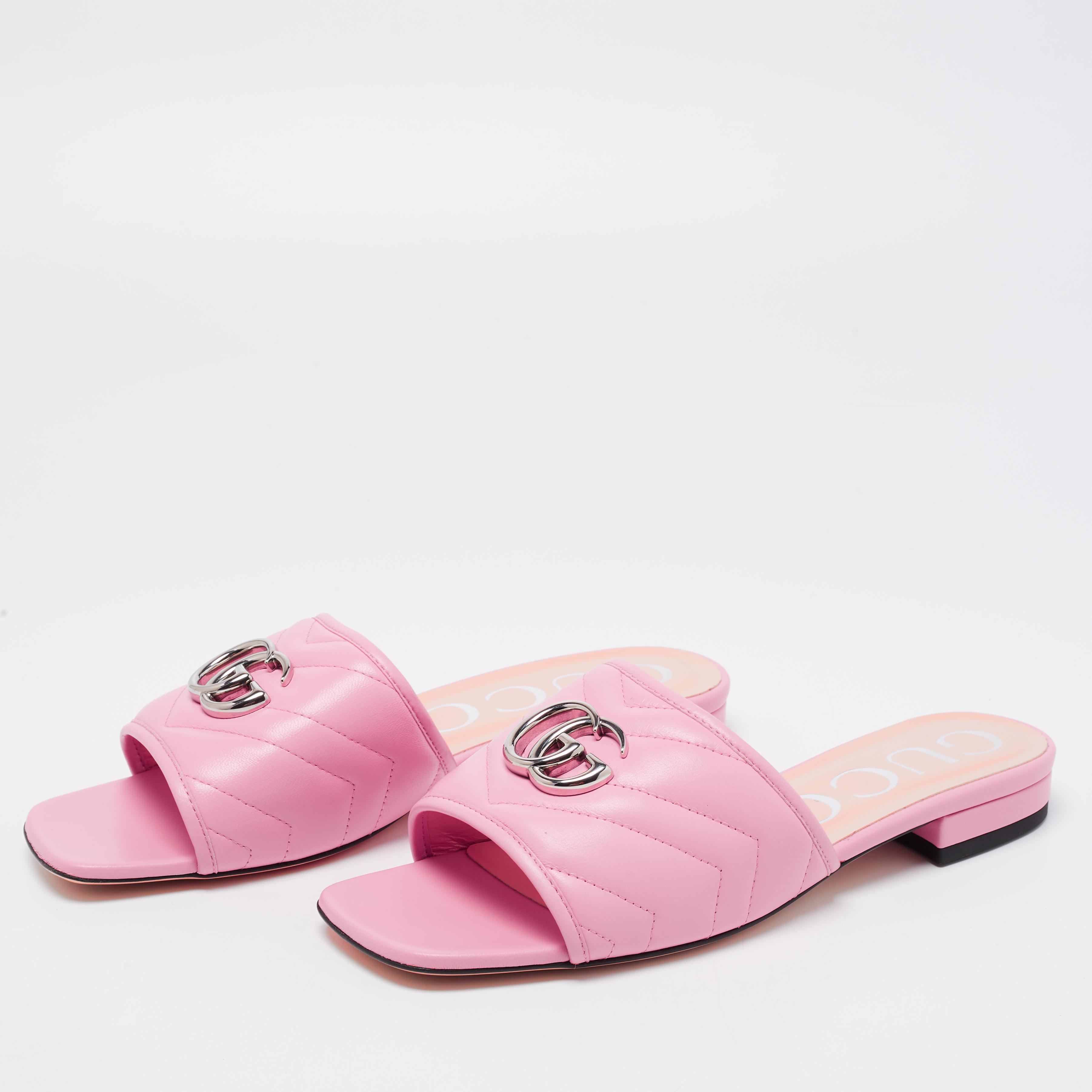 

Gucci Pink Matelassé Leather GG Marmont Flat Slide Sandals Size