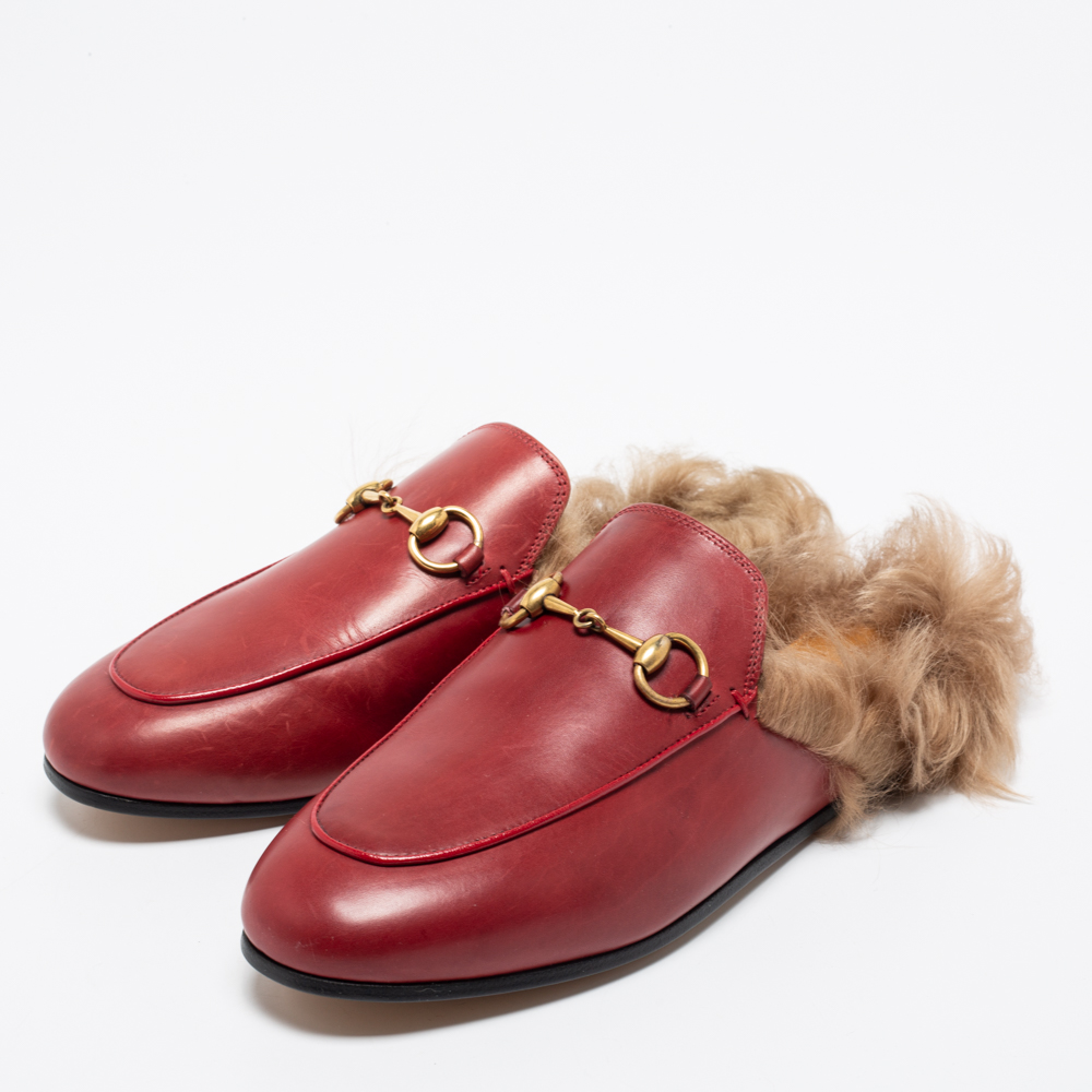 

Gucci Red Leather and Fur Princetown Horsebit Flat Mules Size