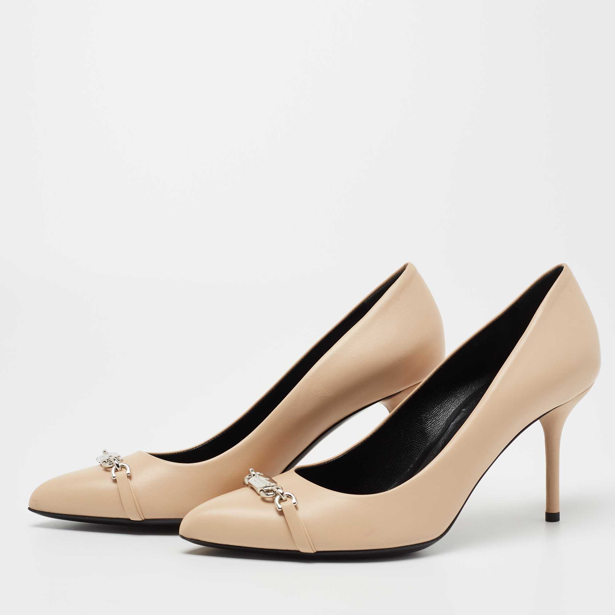 

Gucci Beige Leather Chain Pointed Toe Pumps Size