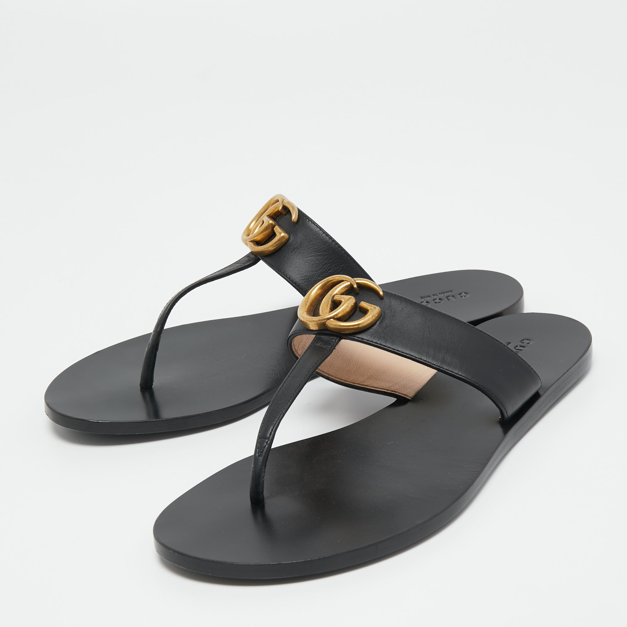 

Gucci Black Leather GG Marmont Thong Flats Size