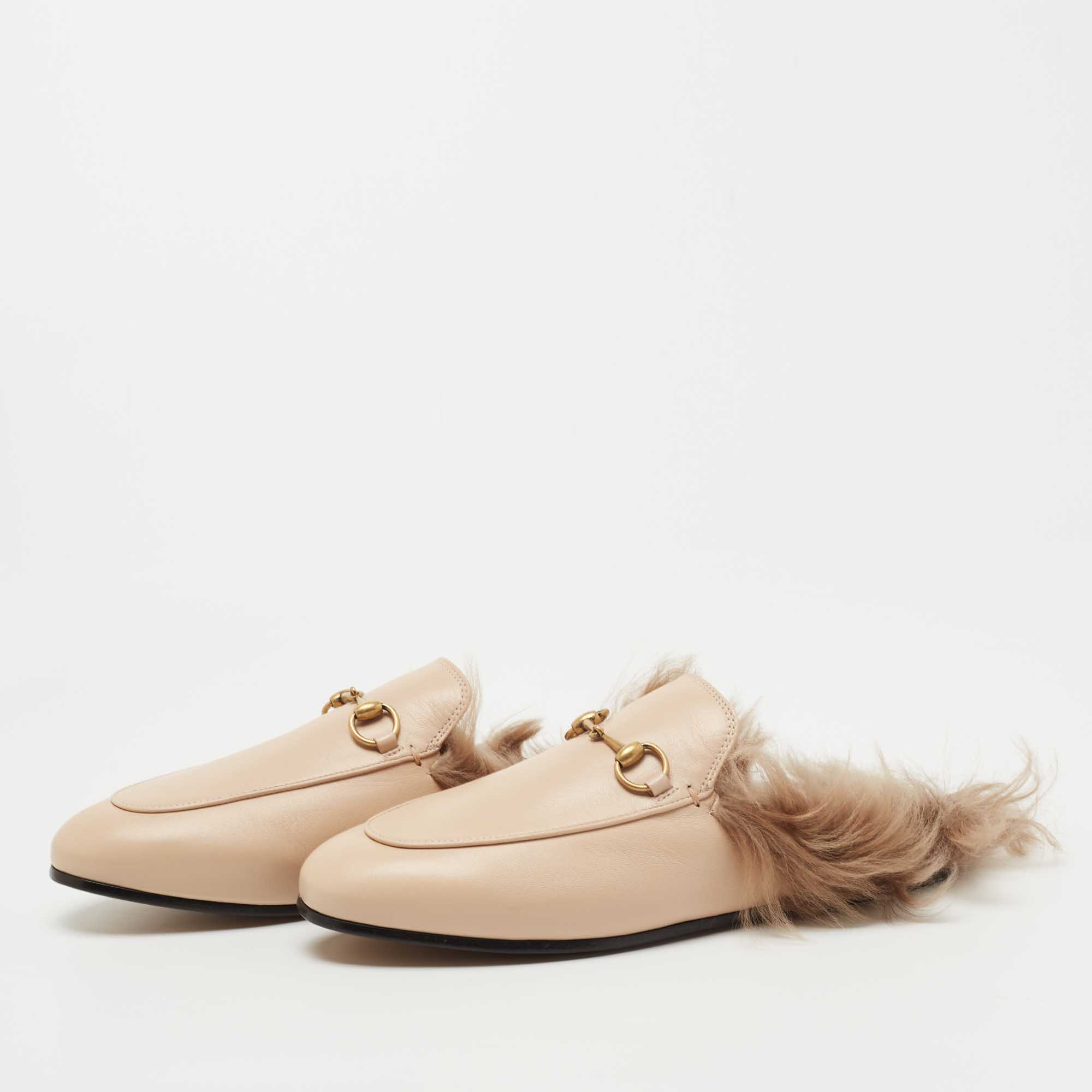 

Gucci Beige Leather and Fur Princetown Mules Size