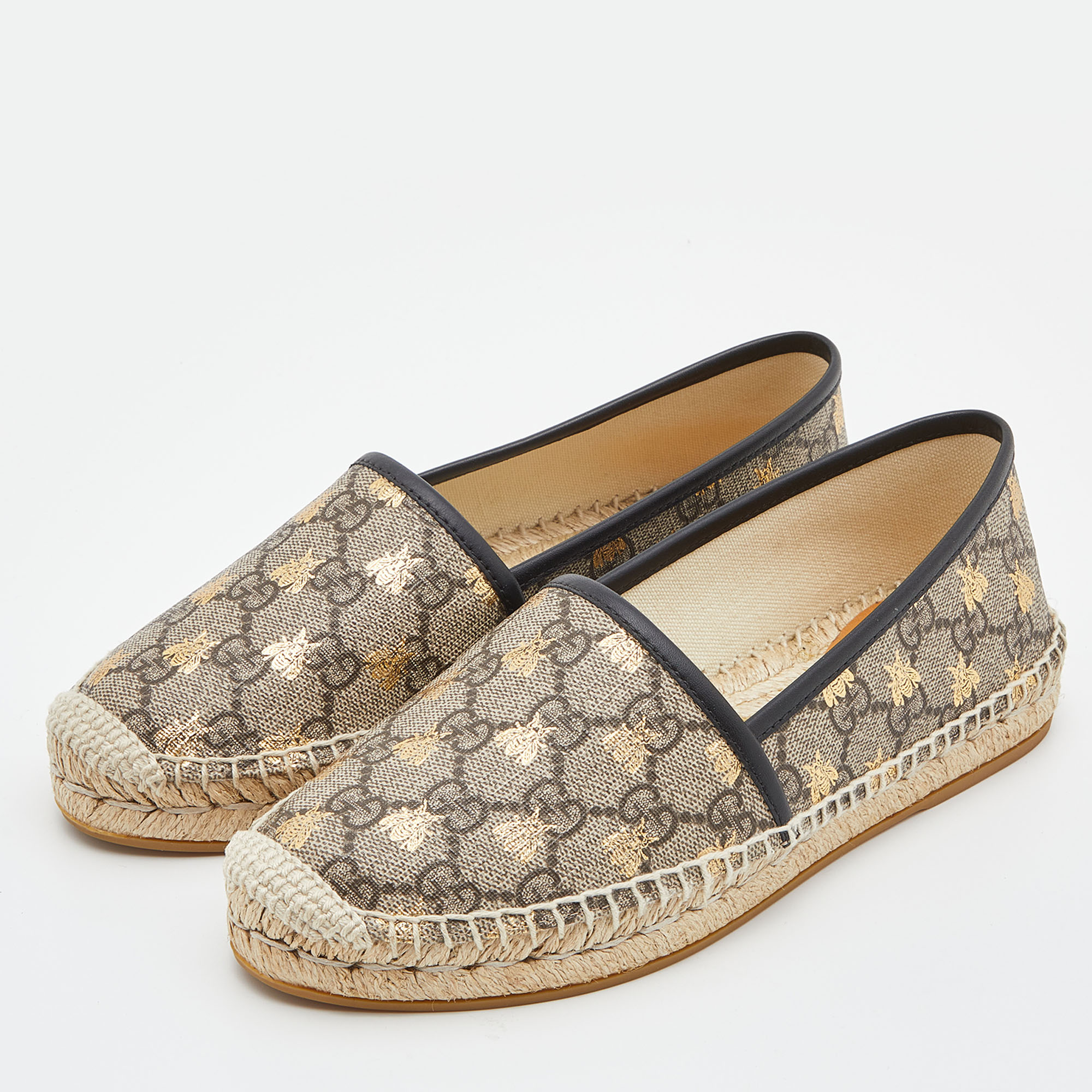 

Gucci Beige/Black GG Supreme Canvas and Leather Bee Espadrilles Size