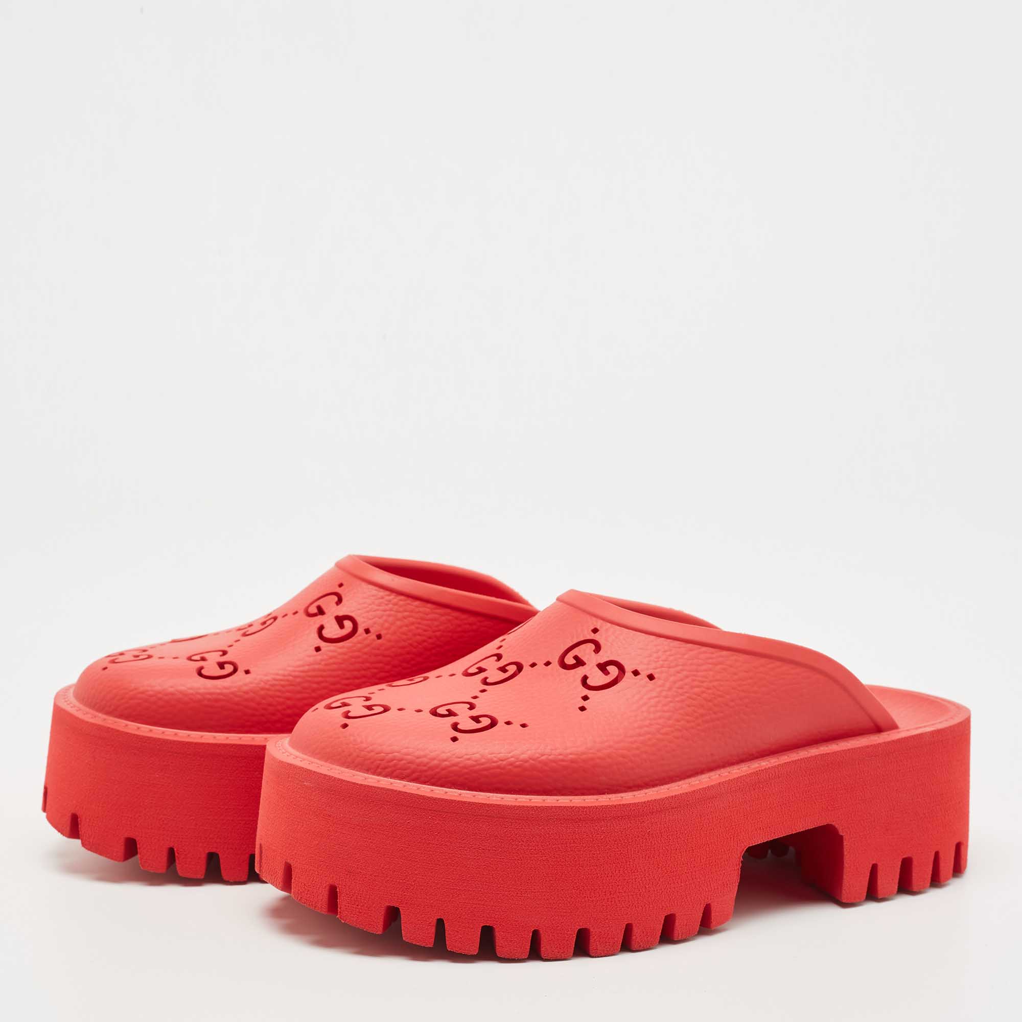 

Gucci Red Rubber Platform Mules Sandals Size