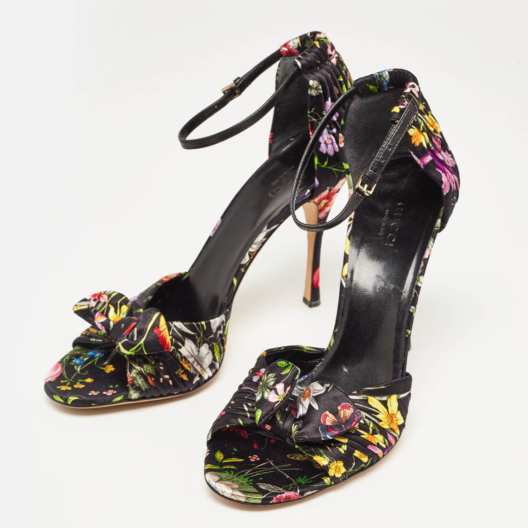 

Gucci Black Floral Print Pleated Satin Bow Ankle Strap Sandals Size