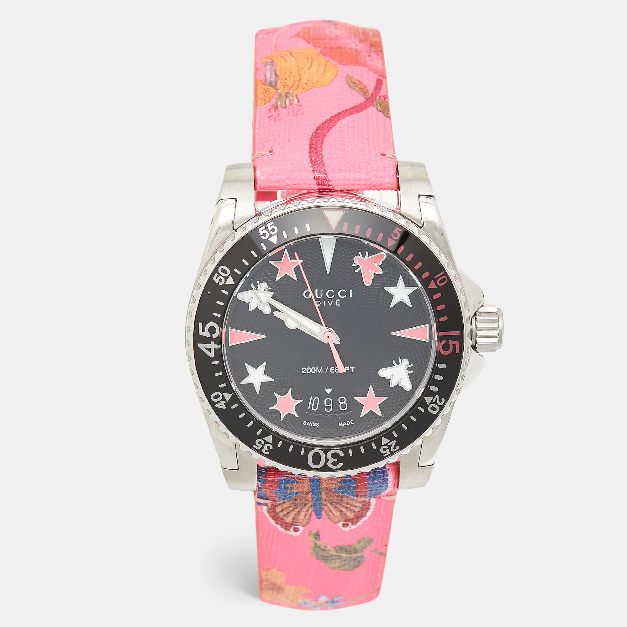 

Gucci Black Stainless Steel Floral Print Calfskin Leather Dive YA136326 Women's Wristwatch, Pink