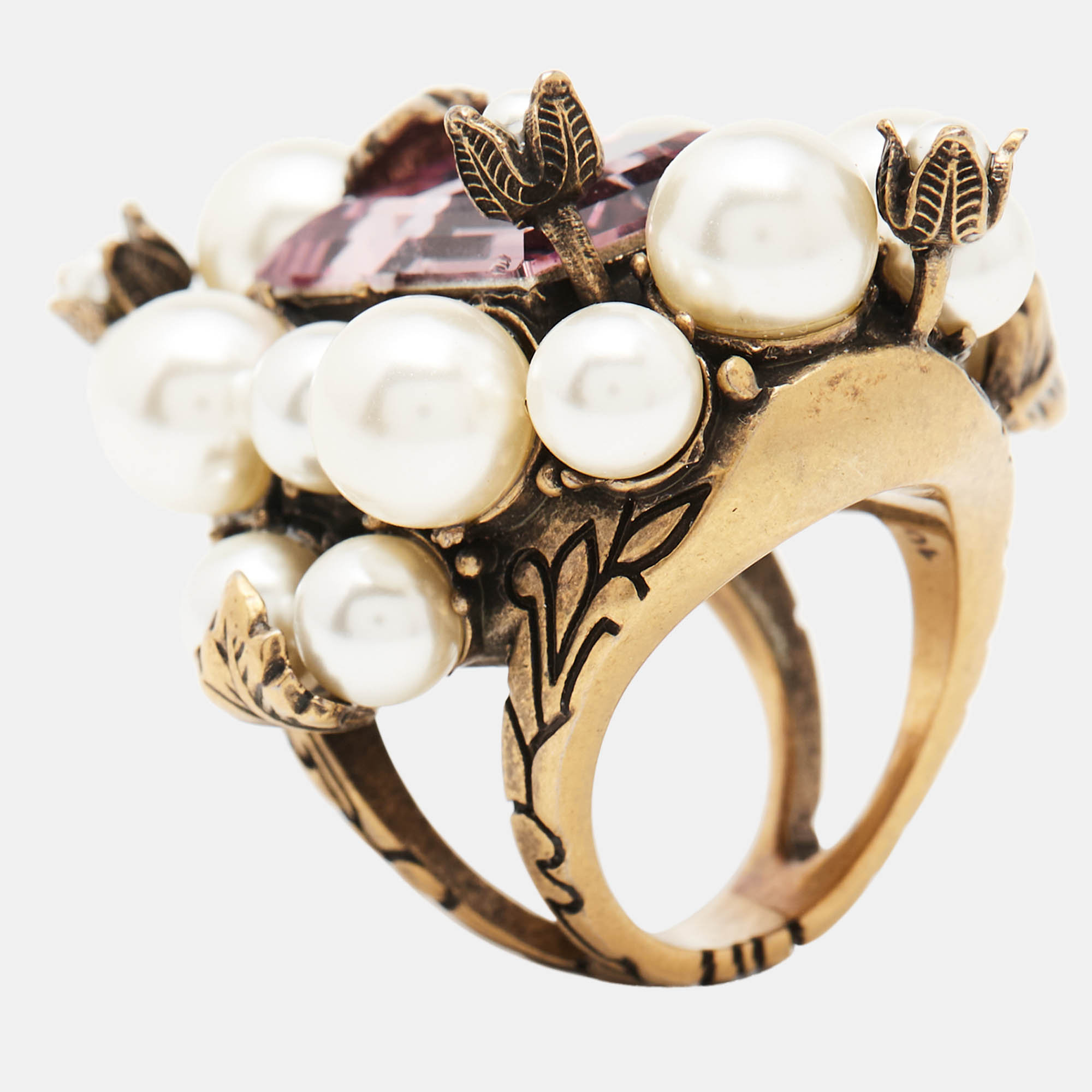 

Gucci Crytstals Faux Pearl Gold Tone Ring Size