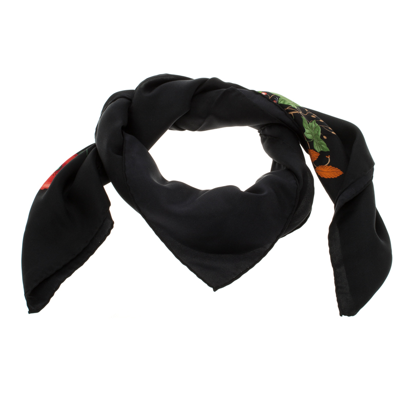 Pre Owned وشاح غوتشي مربع حرير طباعة زهور أسود