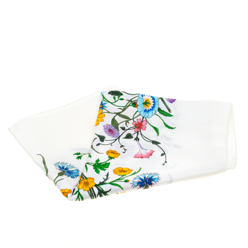 

Gucci White Floral Printed Silk Vittorio Accornero Square Scarf