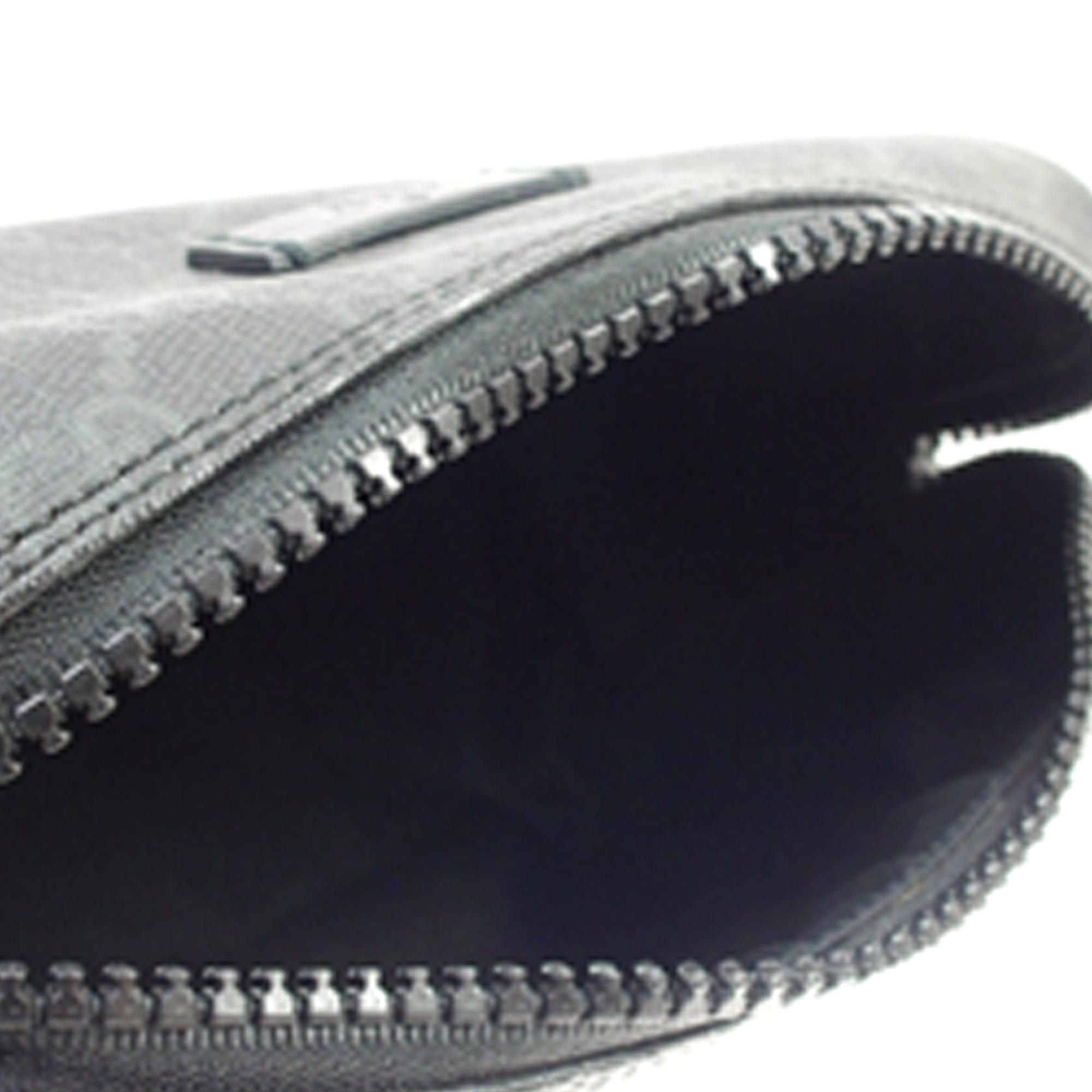 

Gucci Grey GG Supreme Canvas Cosmetic Pouch, Black