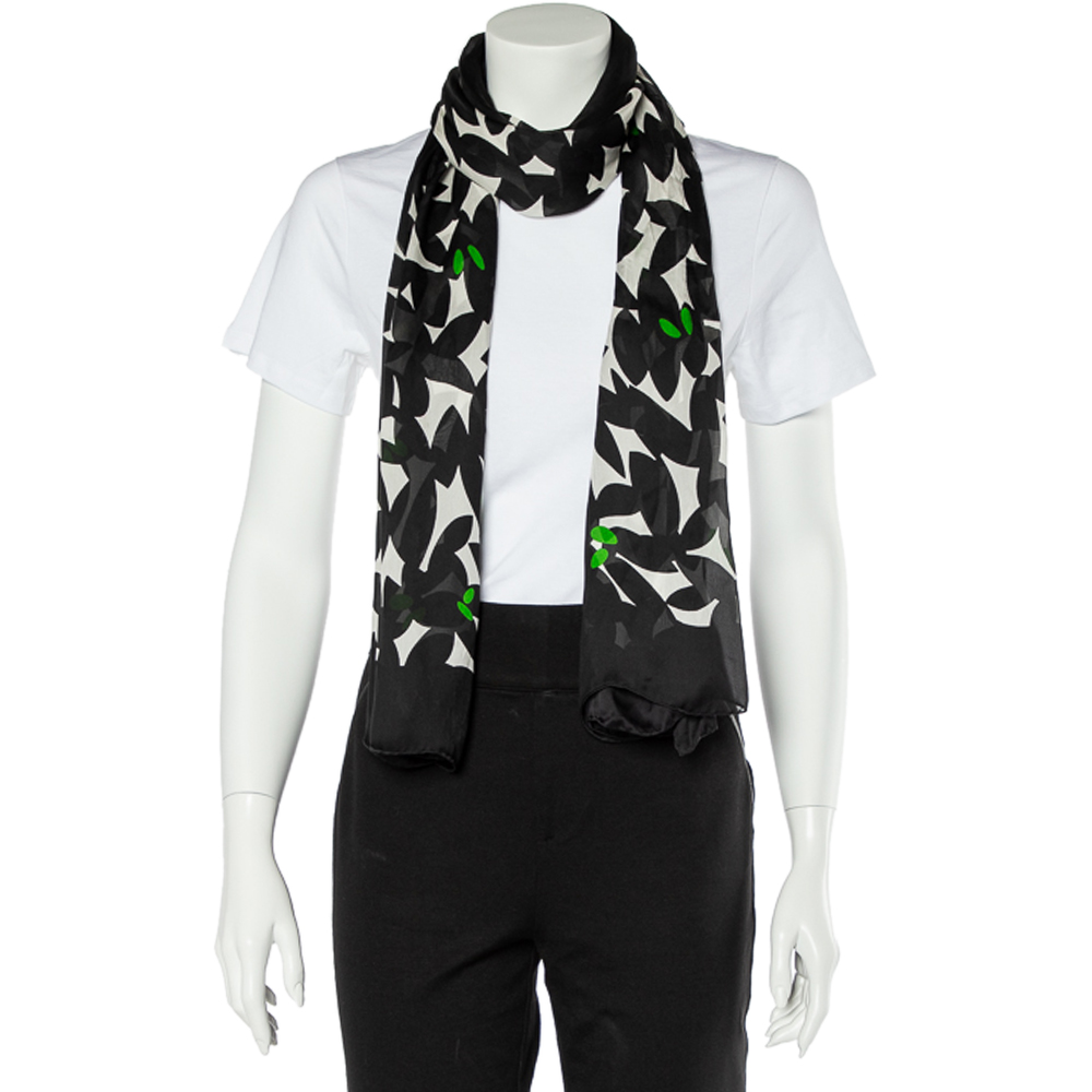 

Gucci Black & White Printed Silk Stole