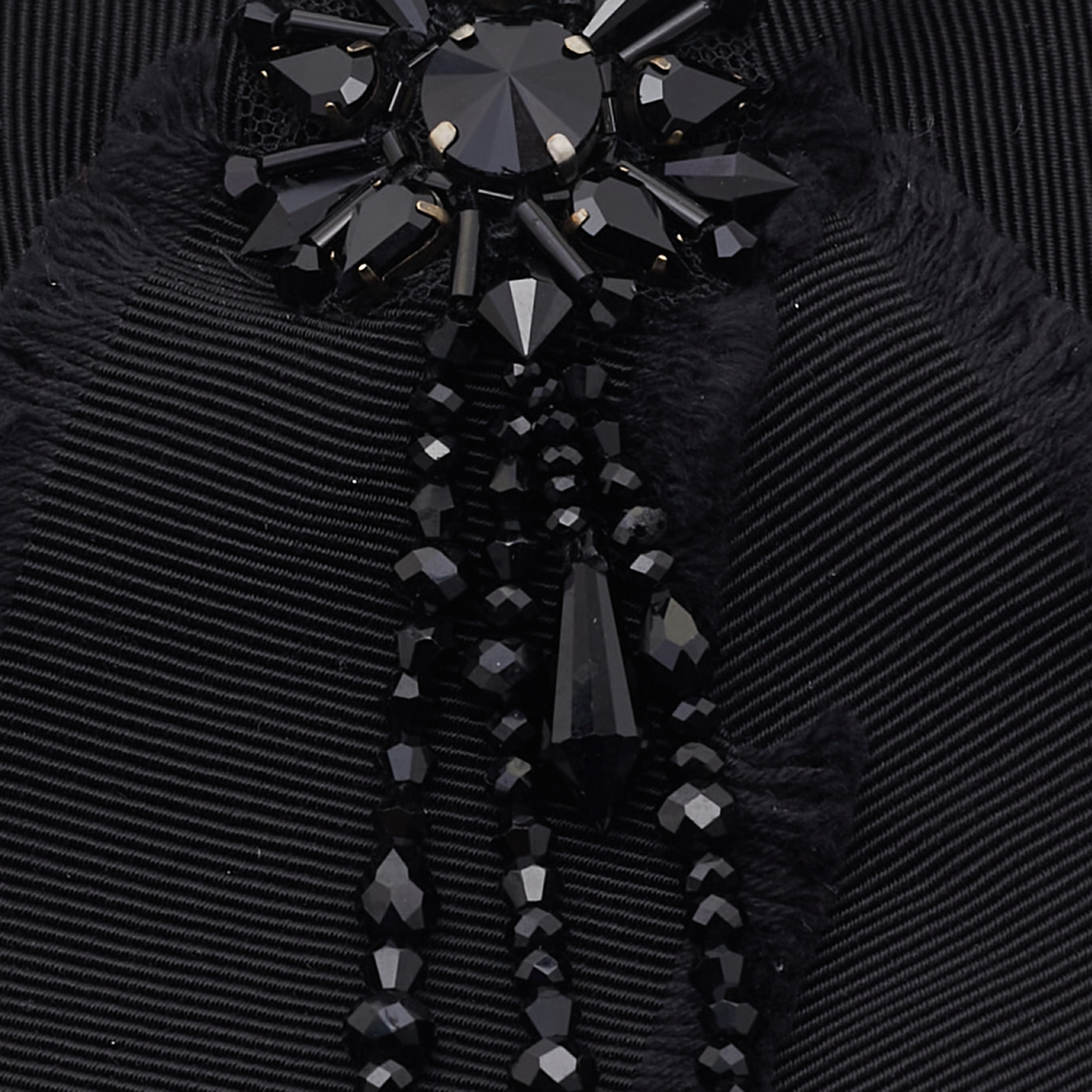 

Gucci Black Bead Embellished Bow Brooch