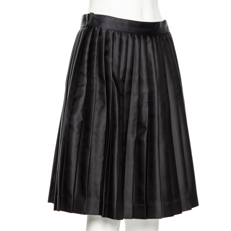 

Gucci Black Sateen Pleated Short Skirt