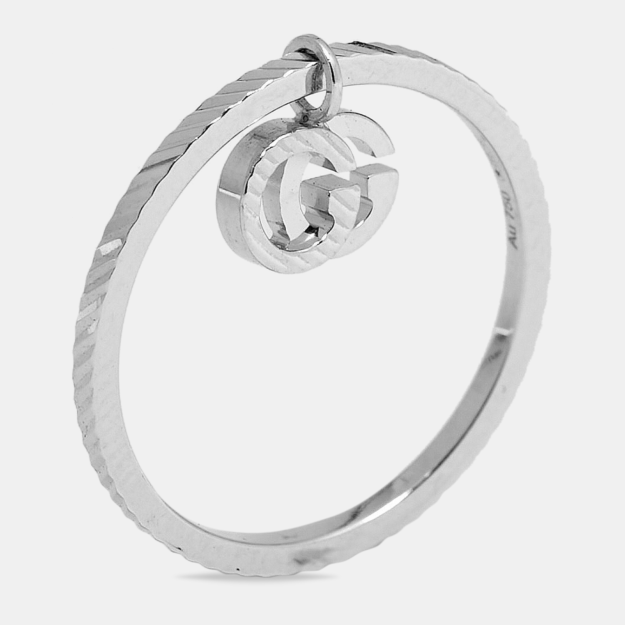

Gucci GG Running 18k White Gold Charm Ring Size