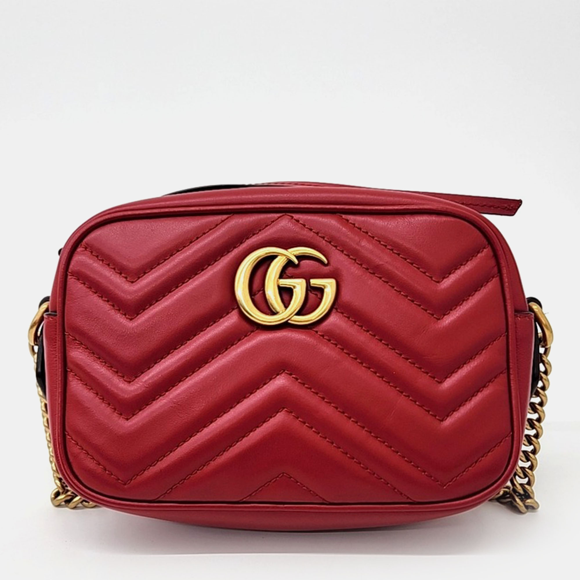 

Gucci Red Leather Marmont Matelasse Mini Crossbody Bag