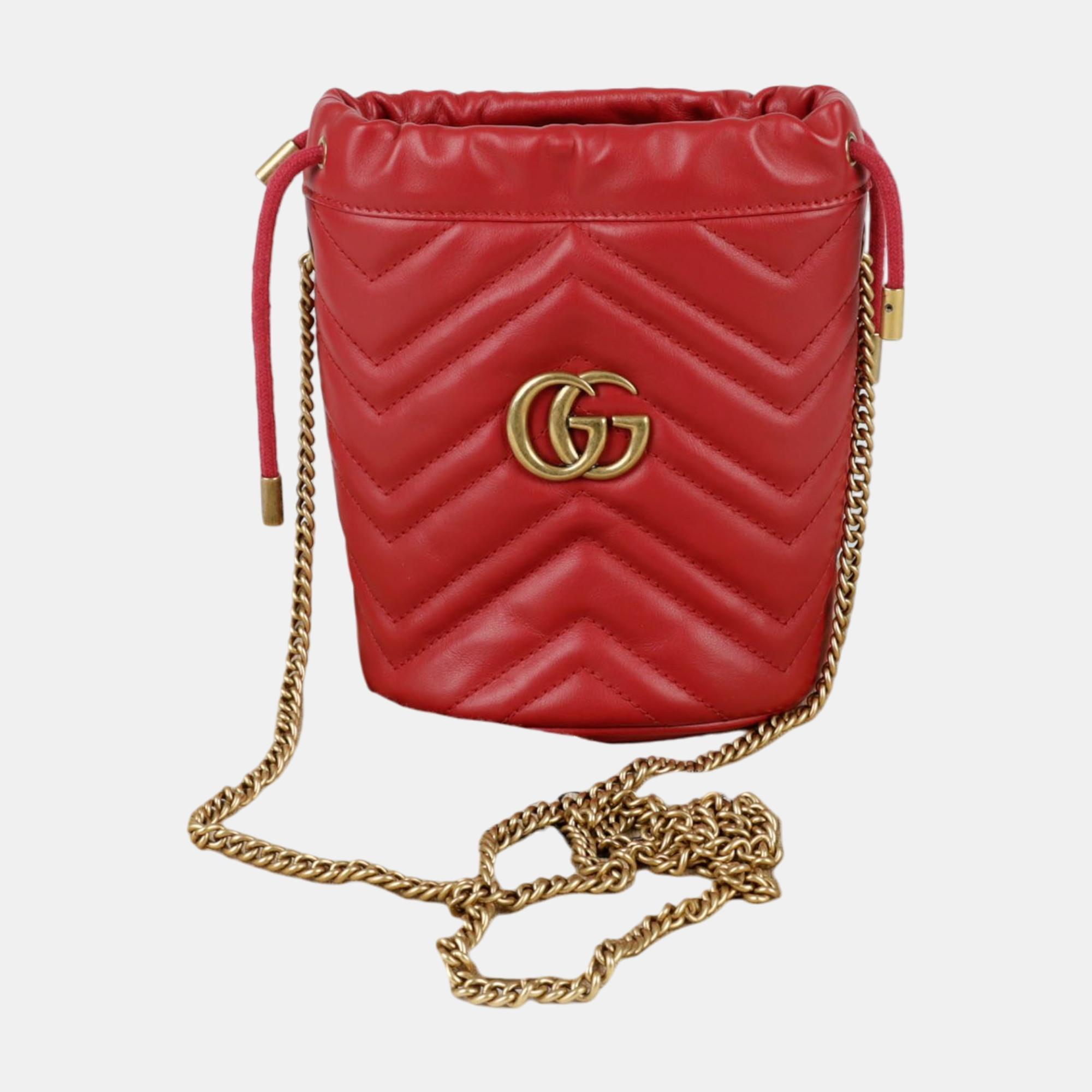 

Gucci GG Marmont Mini Bucket Shoulder And Crossbag, Red